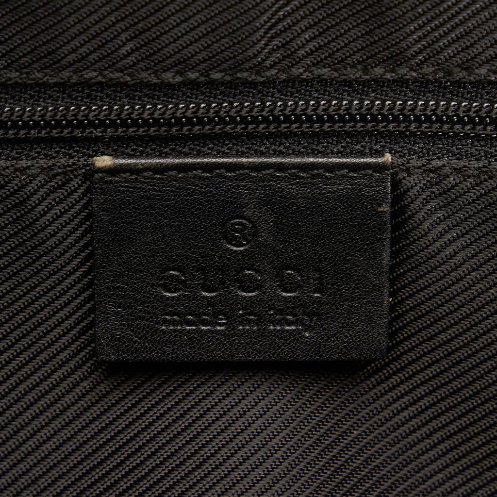 Gucci GG Canvas Shoulder Bag (SHG-TrqM8r)