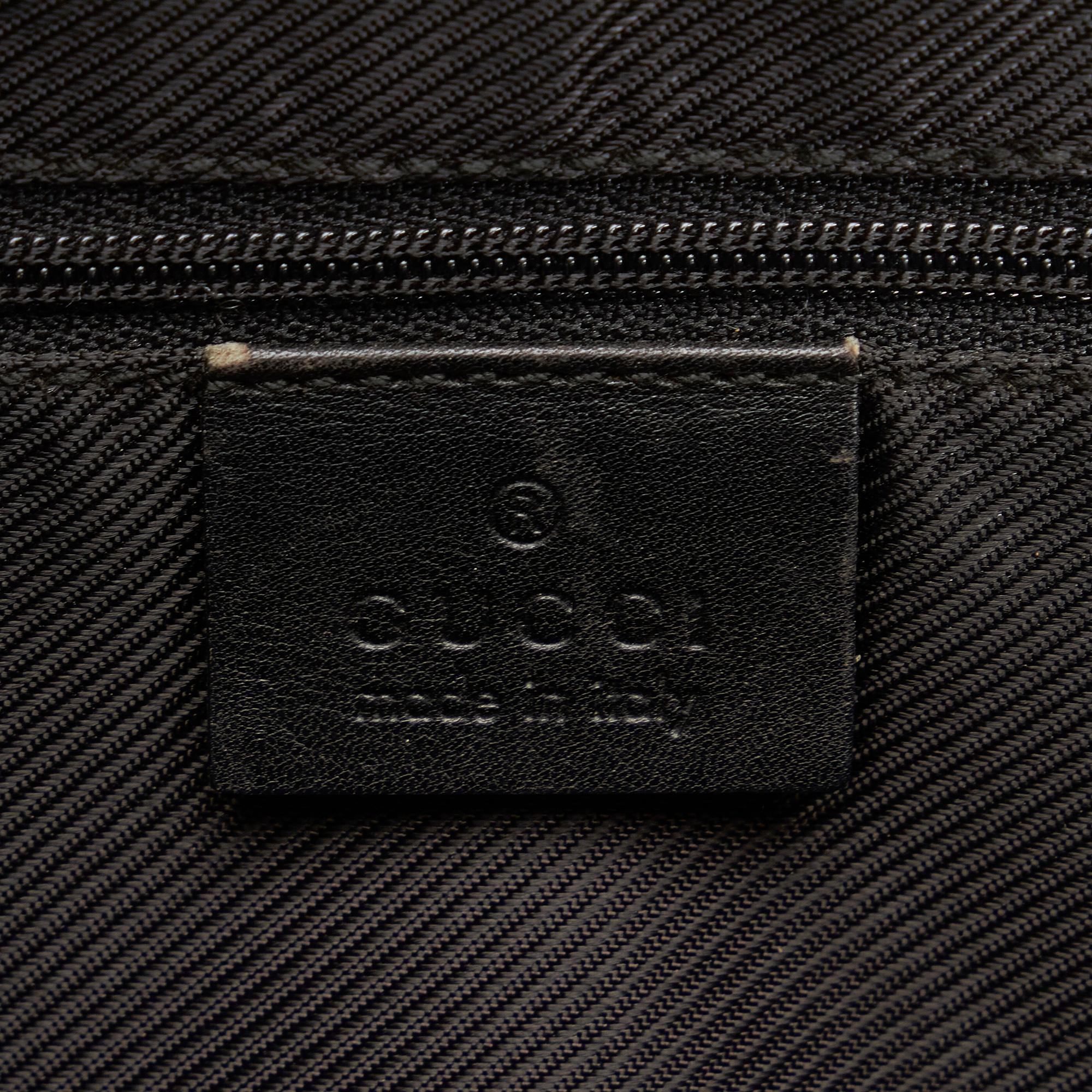 Gucci GG Canvas Shoulder Bag (SHG-TrqM8r)