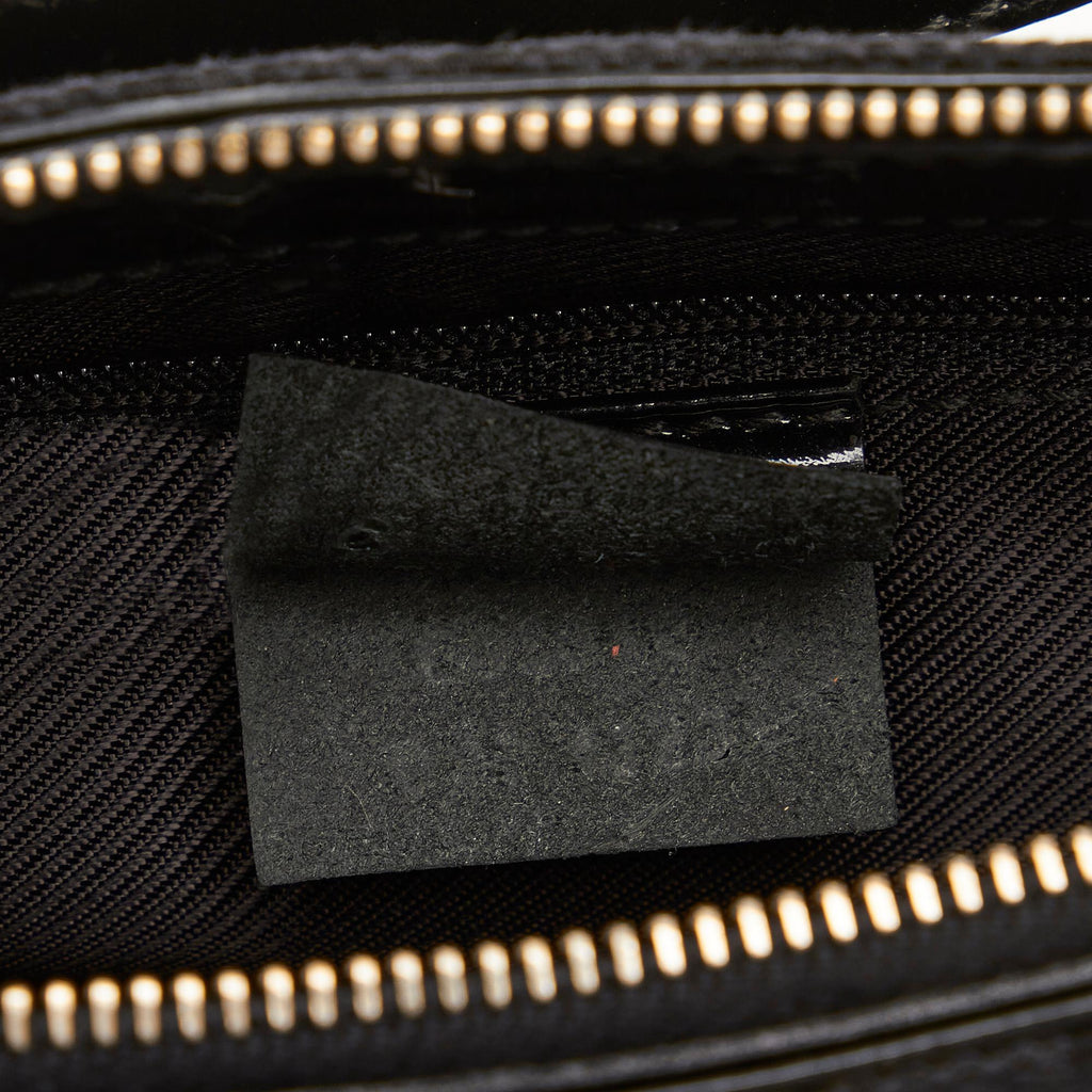 Gucci GG Canvas Shoulder Bag (SHG-bRqtr3)