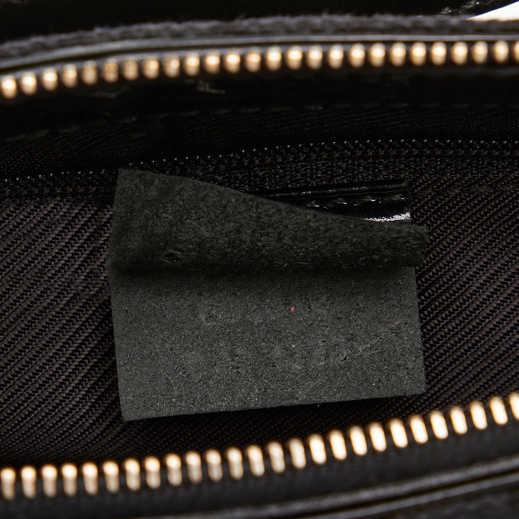Gucci GG Canvas Shoulder Bag (SHG-bRqtr3)