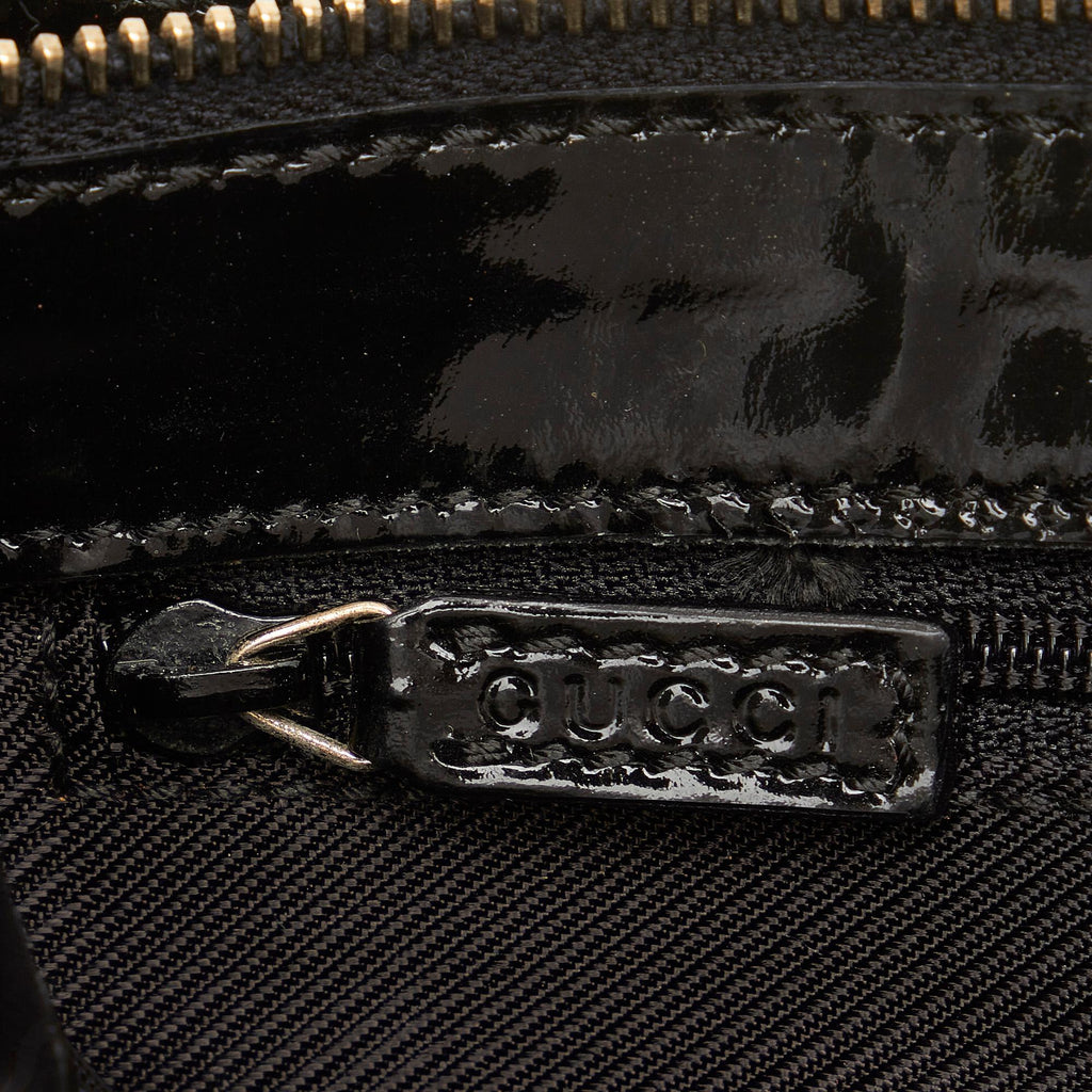 Gucci GG Canvas Shoulder Bag (SHG-bRqtr3)