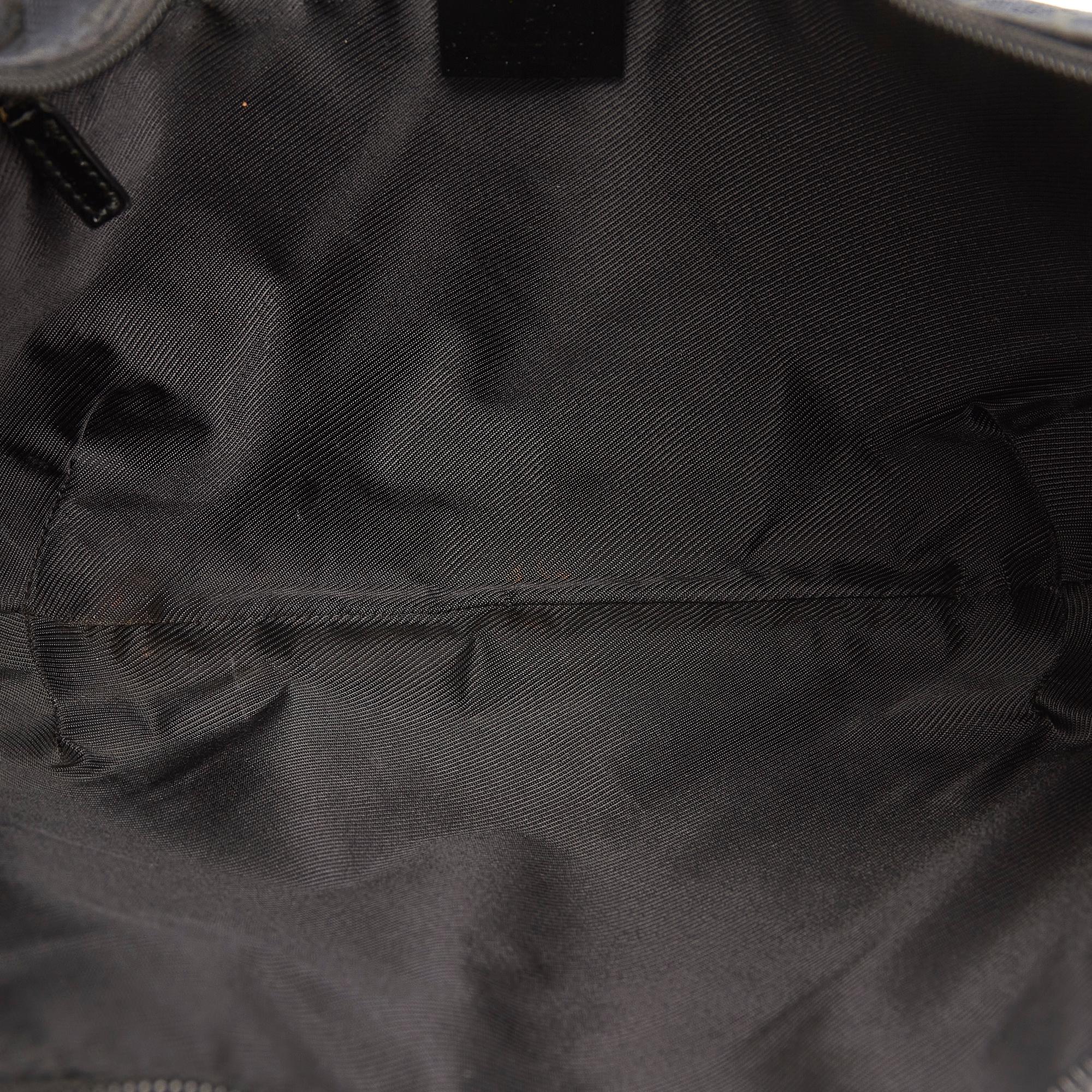 Gucci GG Canvas Shoulder Bag (SHG-wkTZaU)