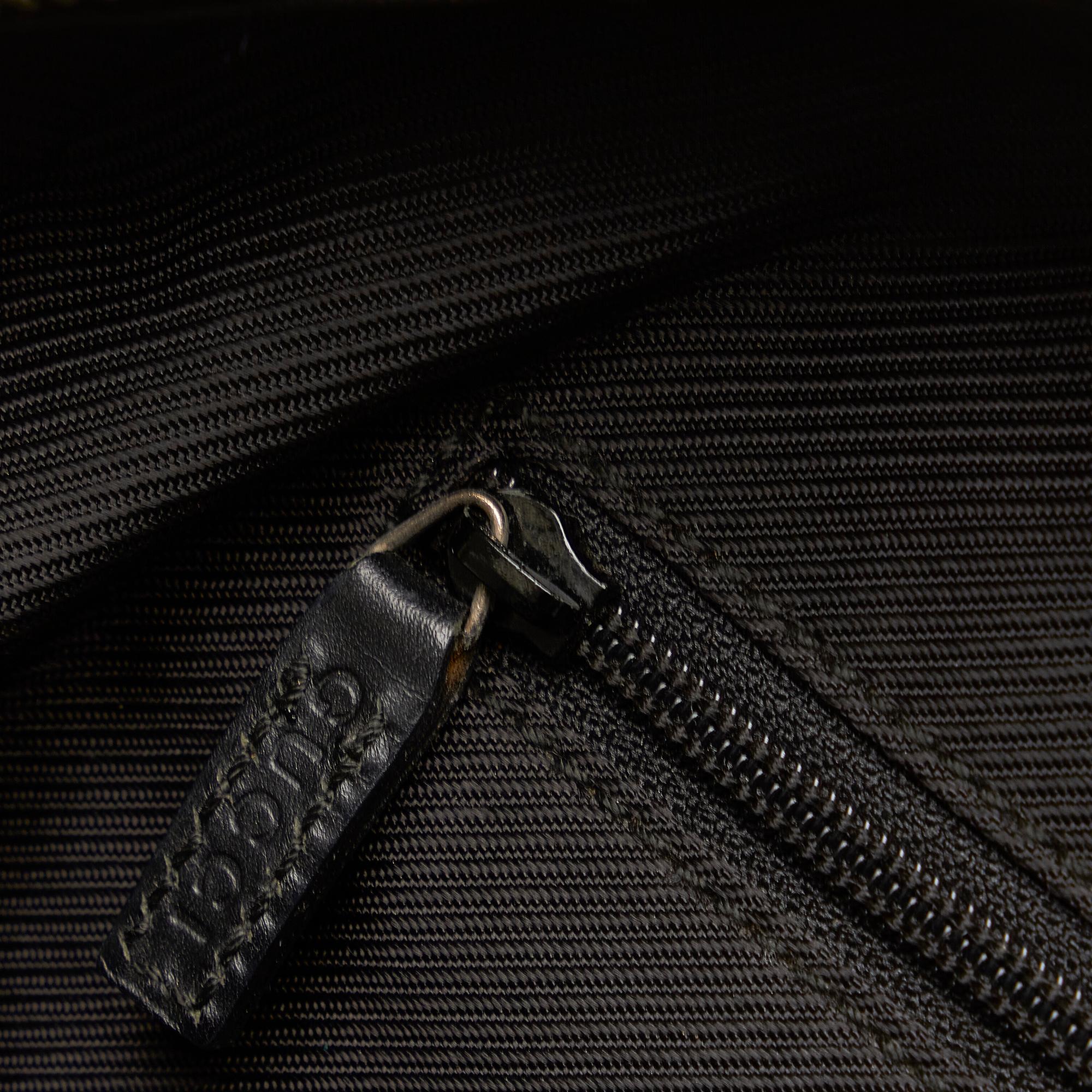 Gucci GG Canvas Shoulder Bag (SHG-sJp5PJ)