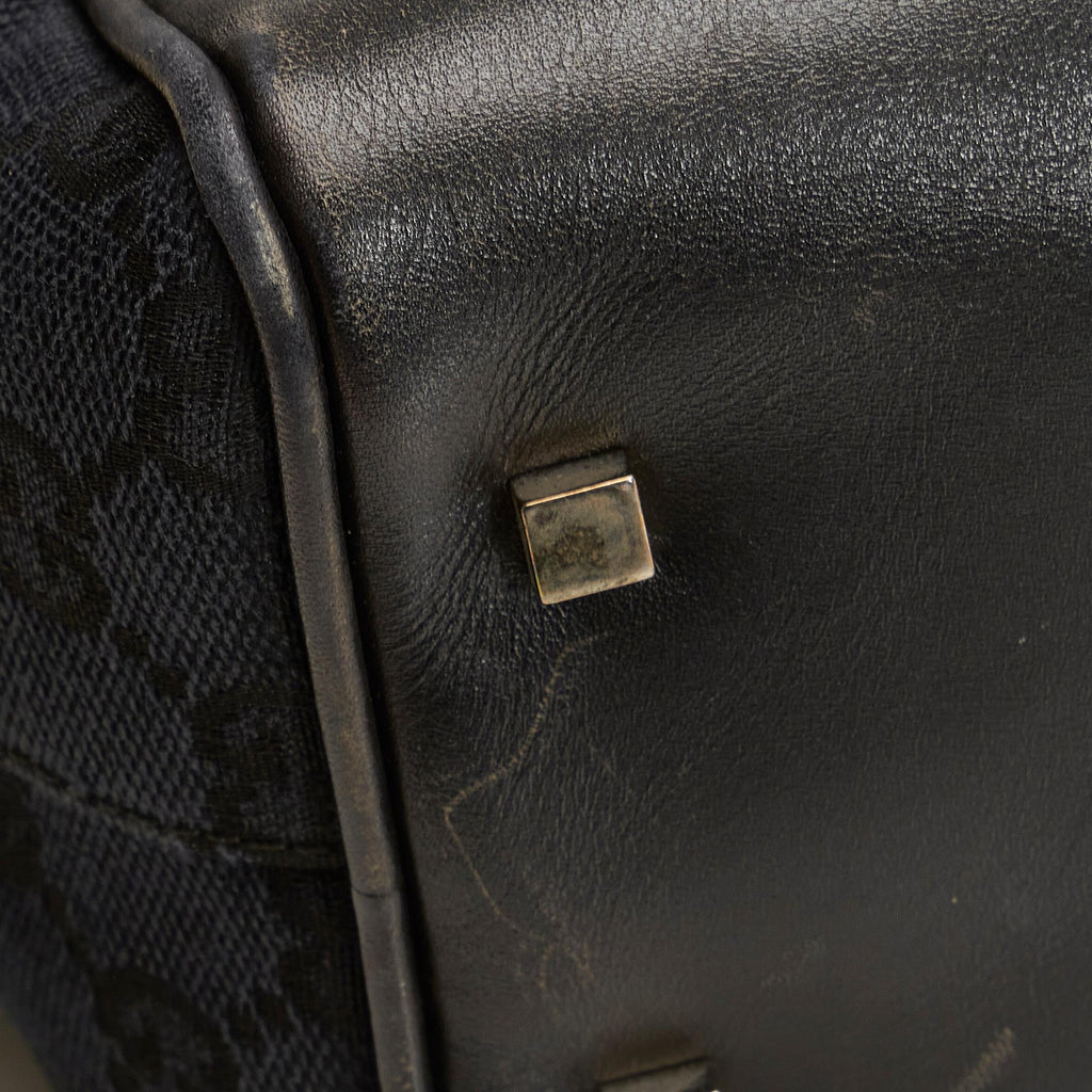 Gucci GG Canvas Shoulder Bag (SHG-sJp5PJ)