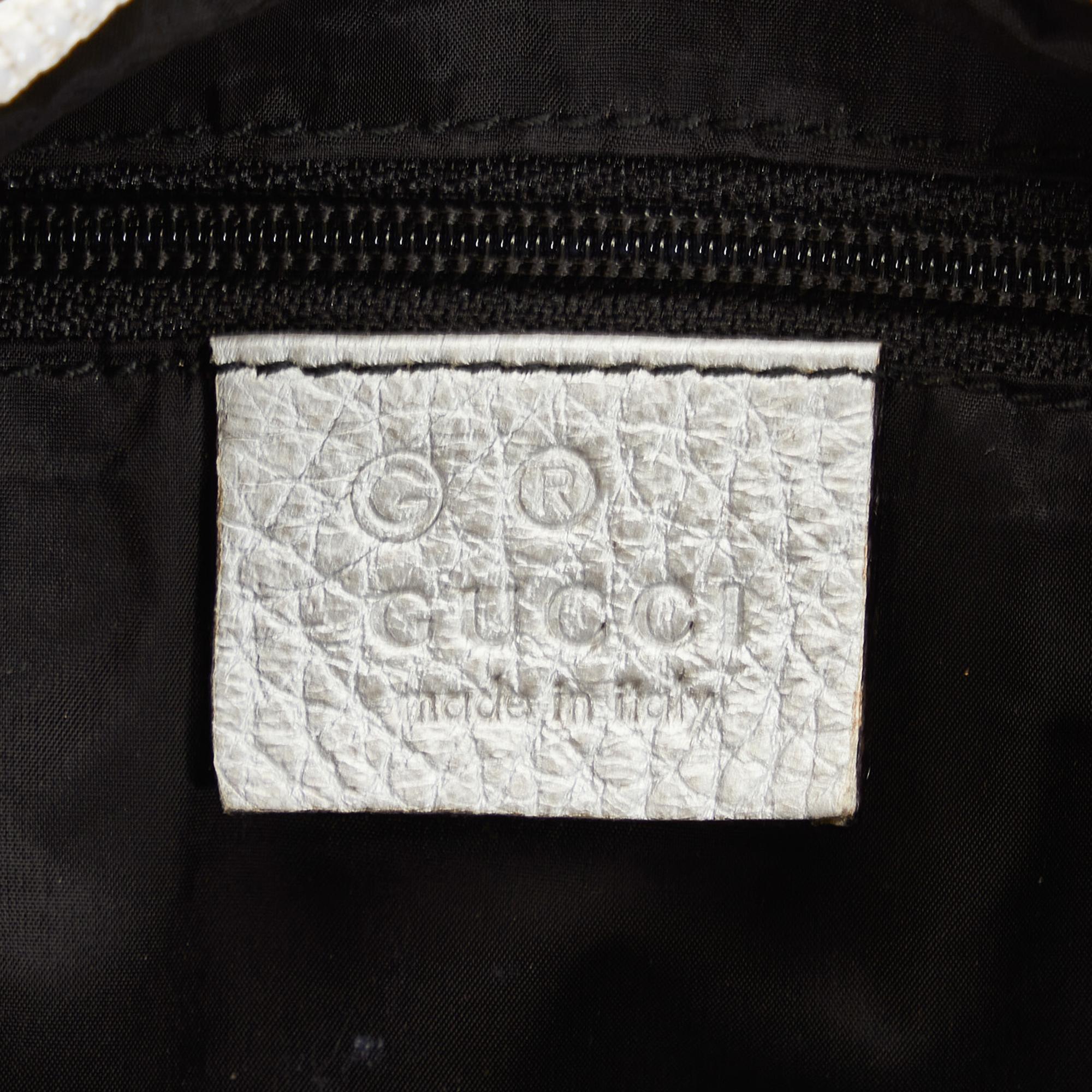 Gucci GG Canvas Shoulder Bag (SHG-paUbOF)