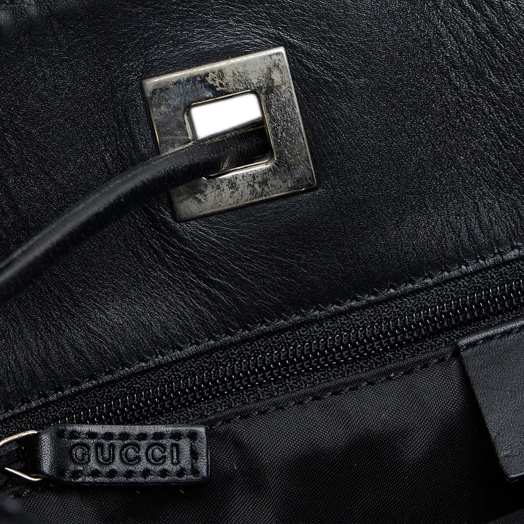 Gucci GG Canvas Shoulder Bag (SHG-lipcoD)