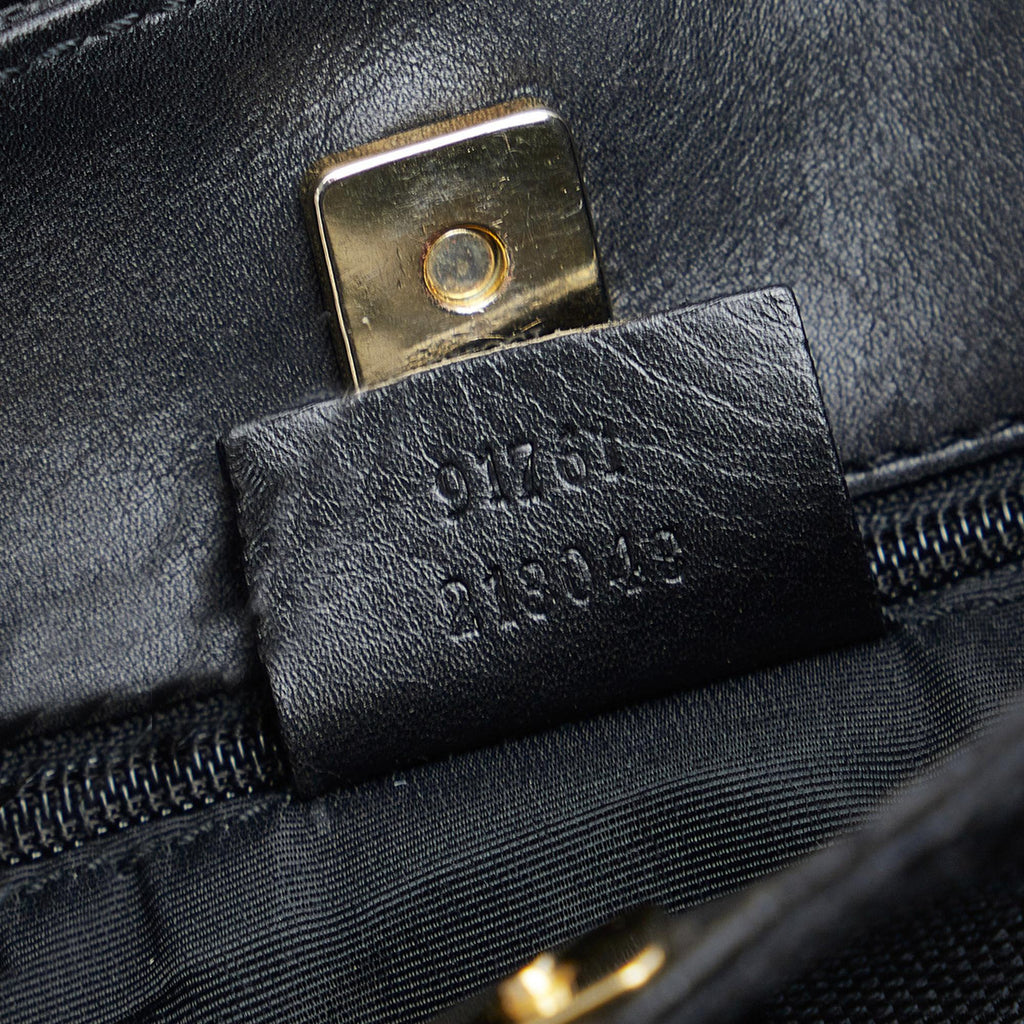 Gucci GG Canvas Shoulder Bag (SHG-BUr688)