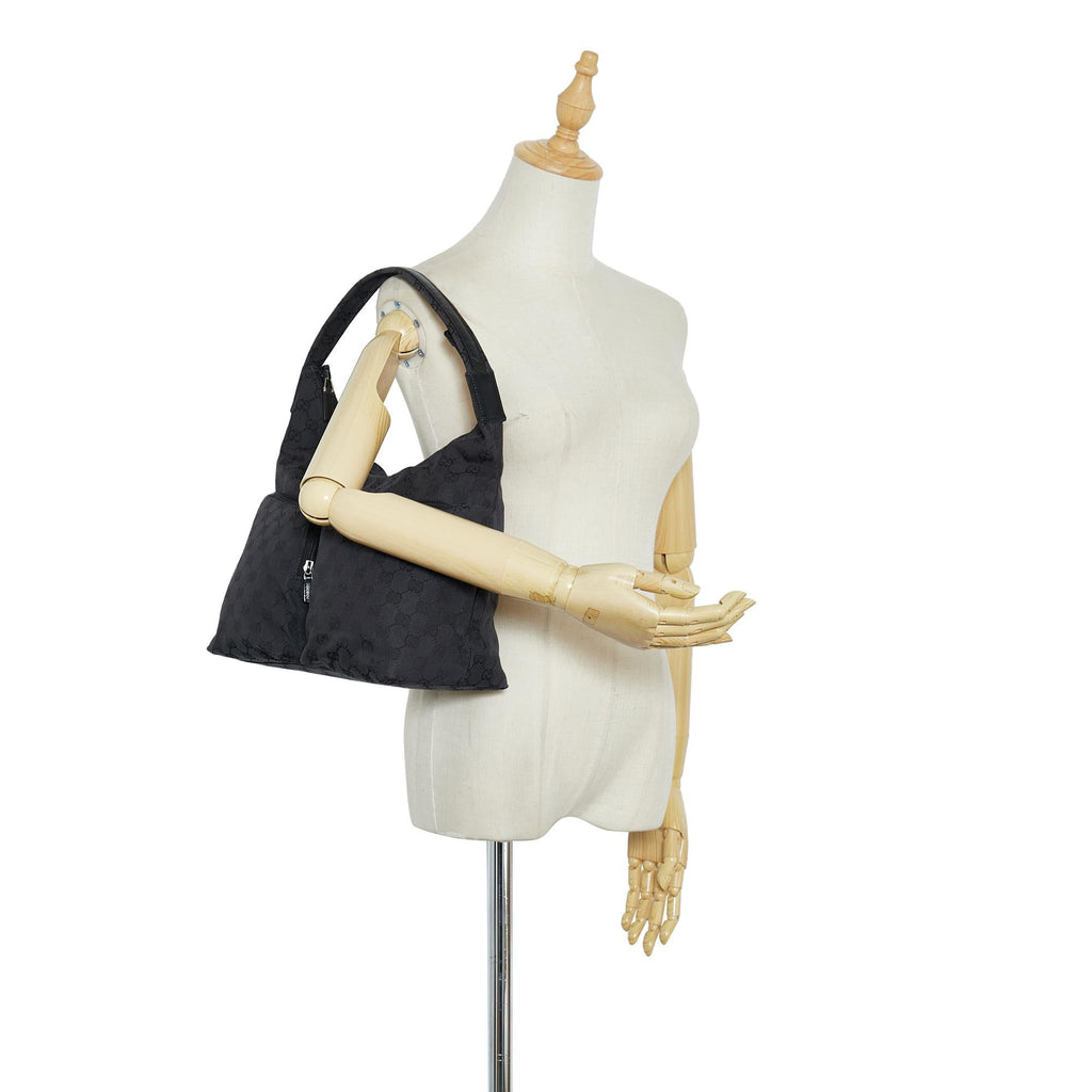 Gucci GG Canvas Shoulder Bag (SHG-HSdUU5)