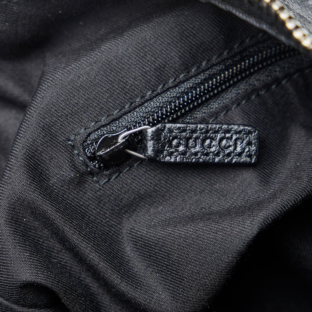 Gucci GG Canvas Shoulder Bag (SHG-uy28qf)