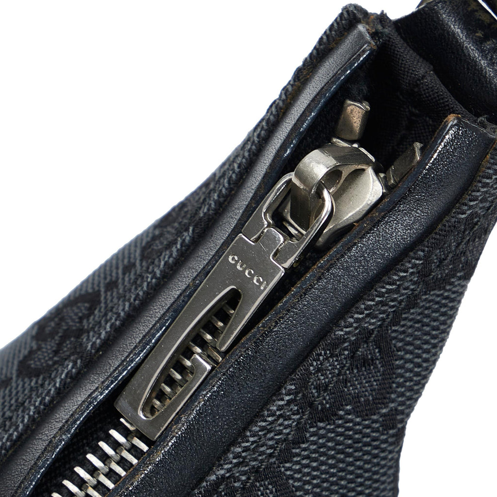 Gucci GG Canvas Shoulder Bag (SHG-gpBdbo)