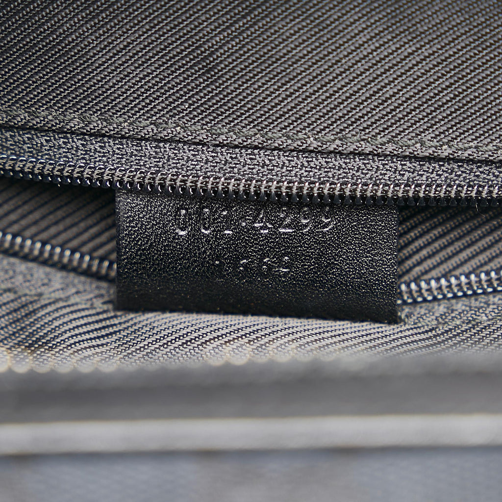 Gucci GG Canvas Shoulder Bag (SHG-jvEw1Q)