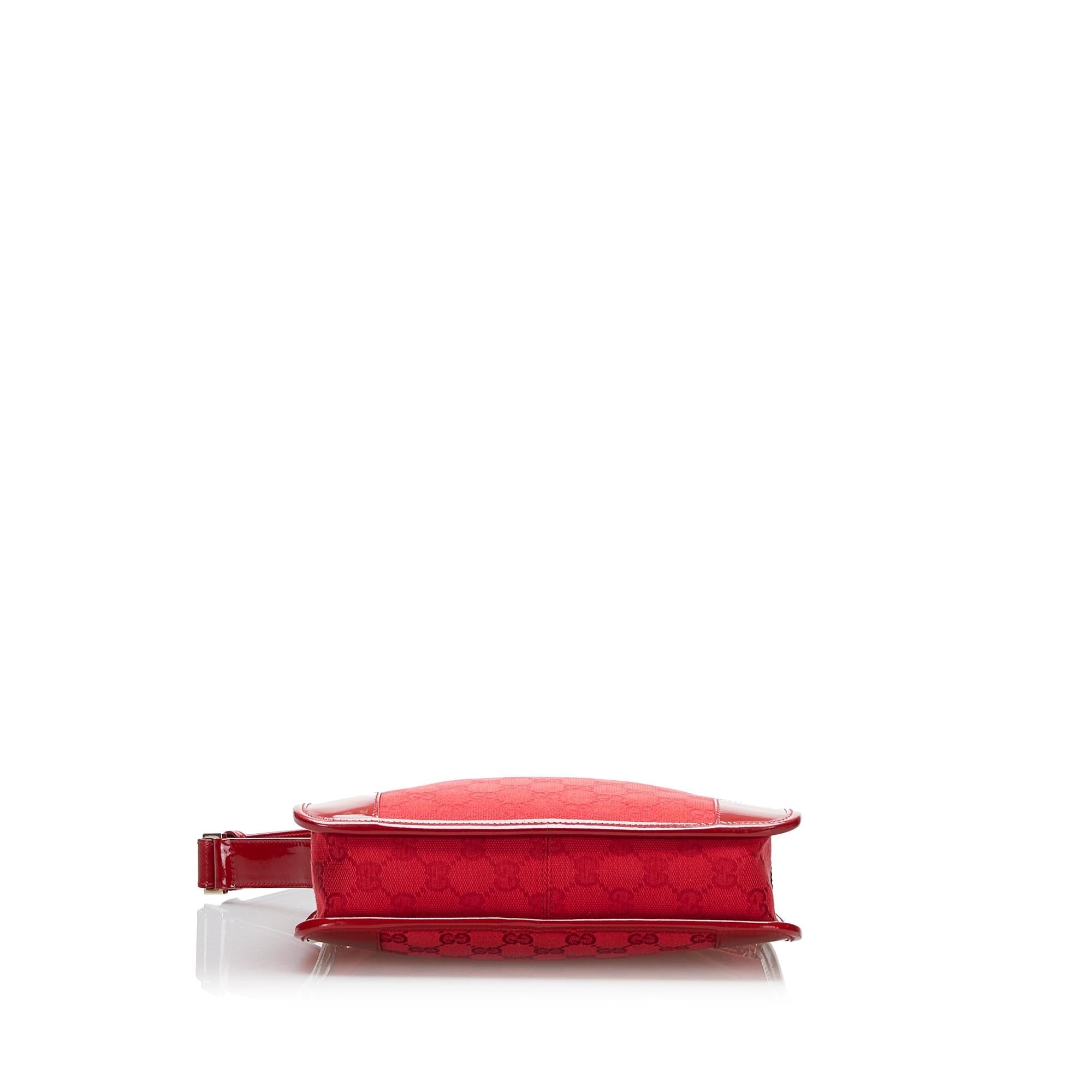 Gucci GG Canvas Shoulder Bag (SHG-EHhUj6)