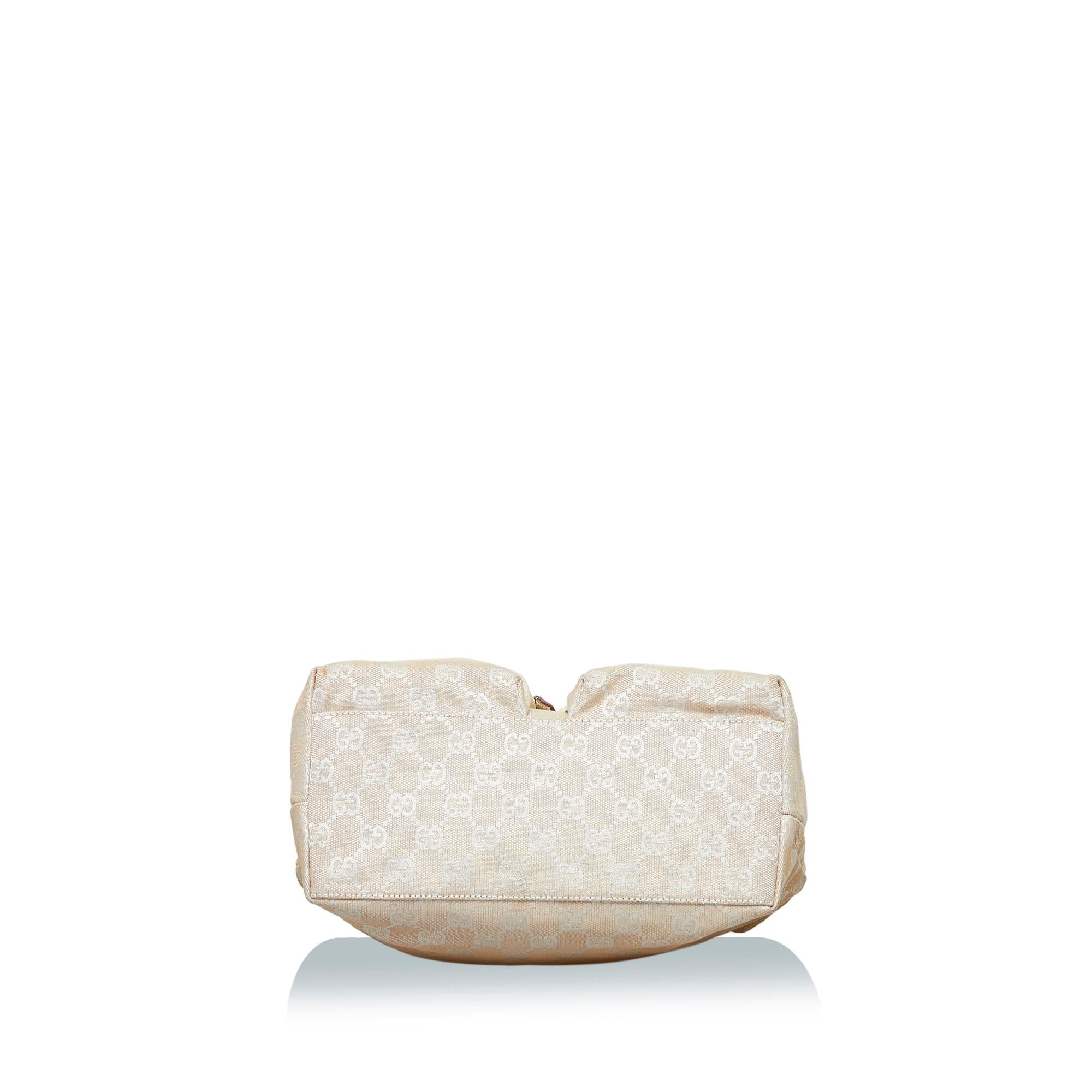 Gucci GG Canvas Shoulder Bag (SHG-iWqhNt)