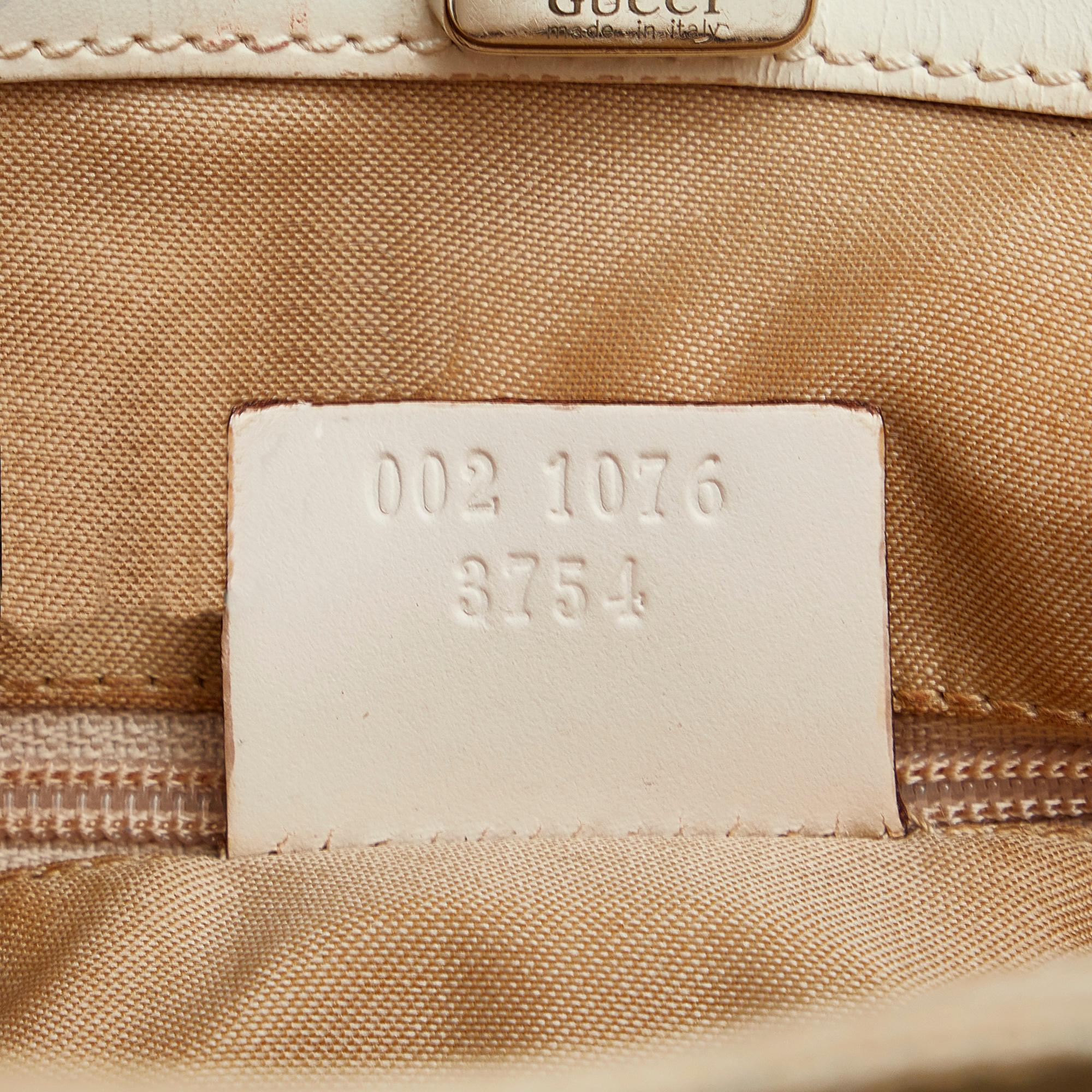 Gucci GG Canvas Shoulder Bag (SHG-iWqhNt)
