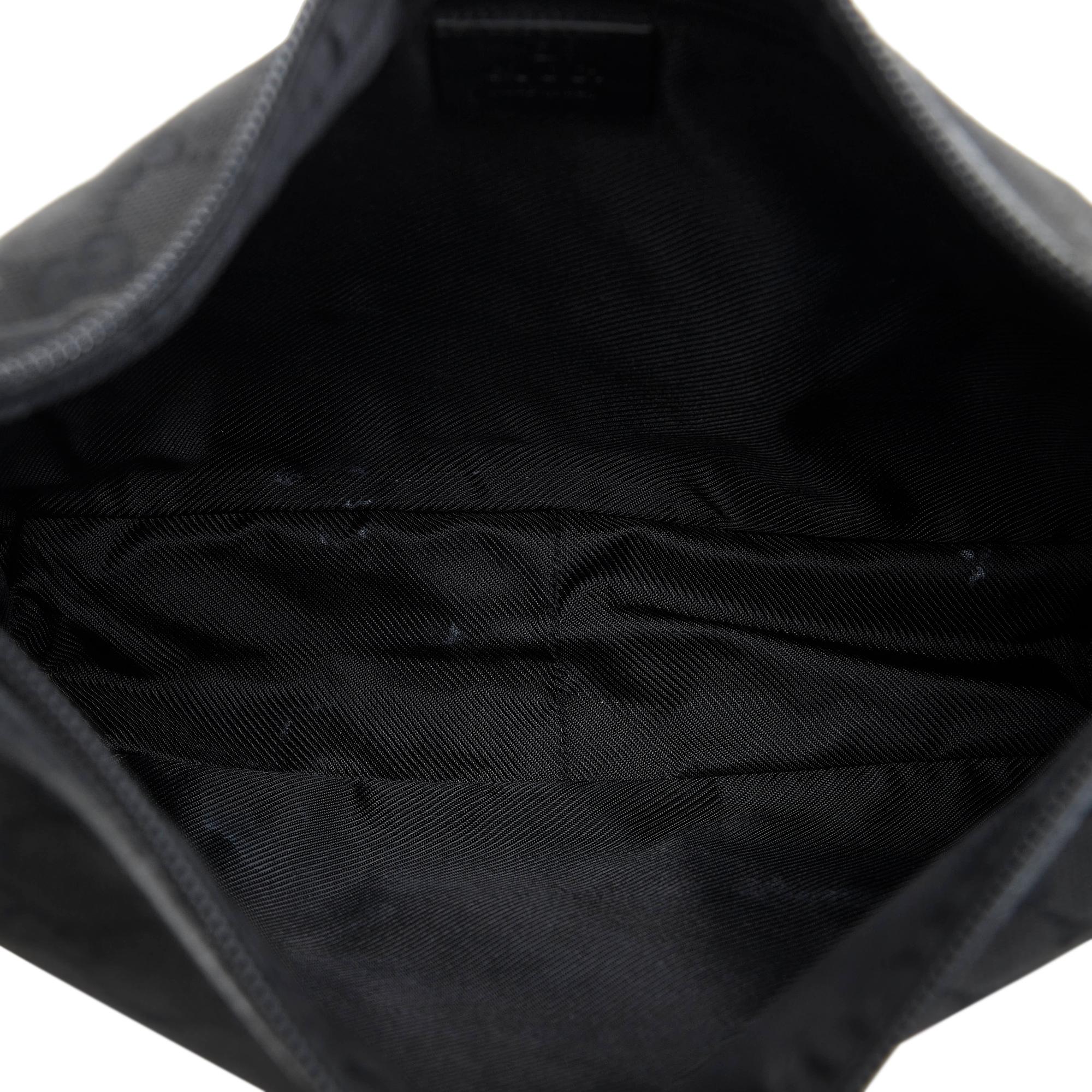 Gucci GG Canvas Shoulder Bag (SHG-VpXwNB)