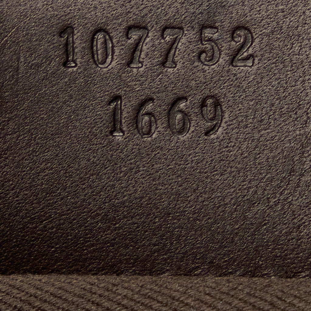 Gucci GG Canvas Shoulder Bag (SHG-BI7pTR)
