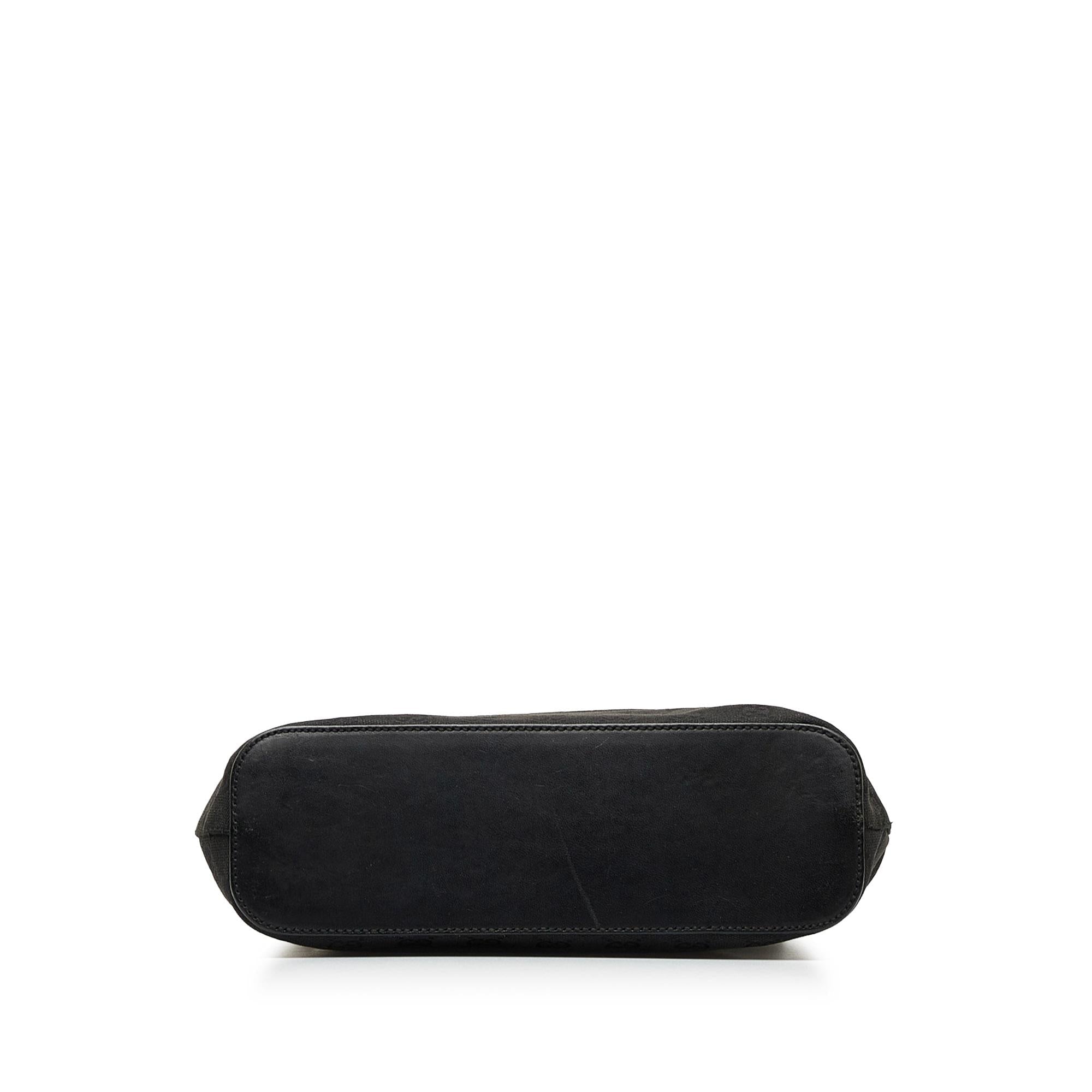 Gucci GG Canvas Shoulder Bag (SHG-ApAmIT)