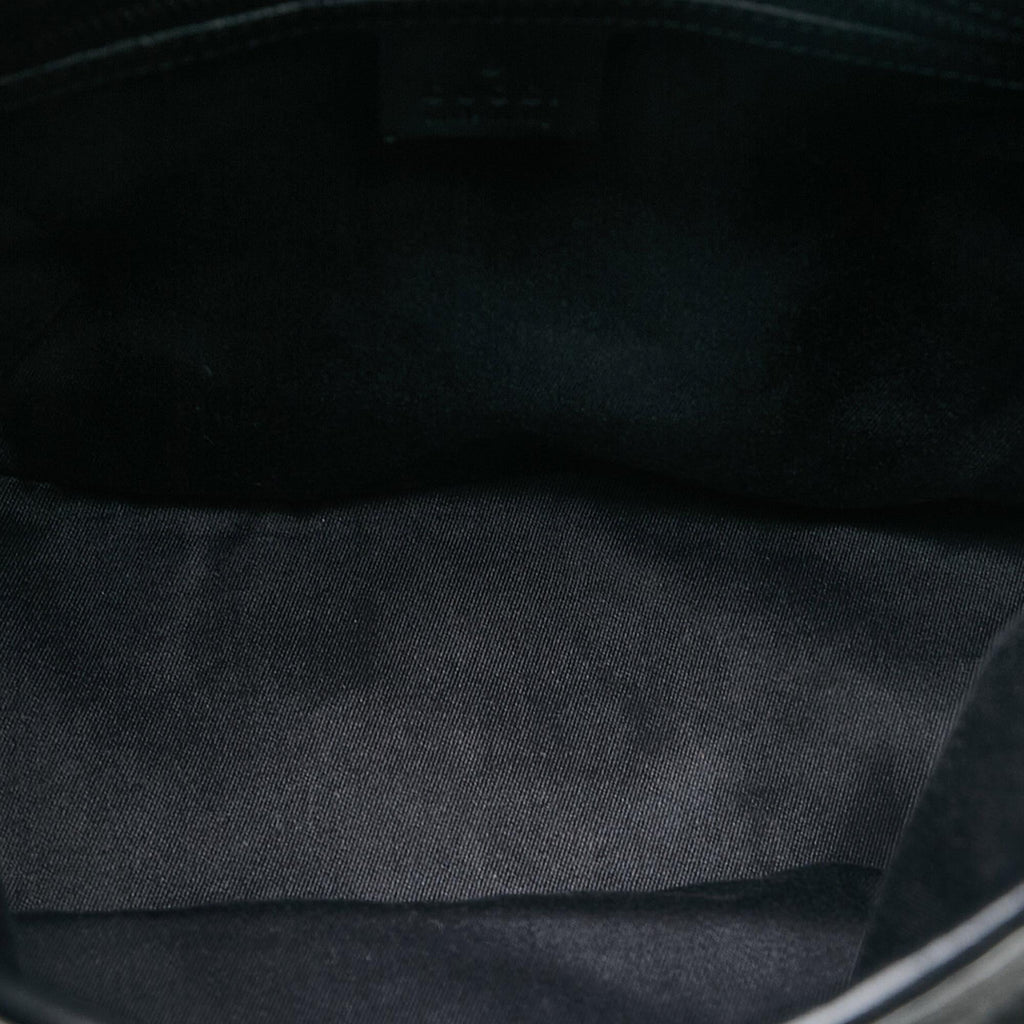 Gucci GG Canvas Shoulder Bag (SHG-ApAmIT)