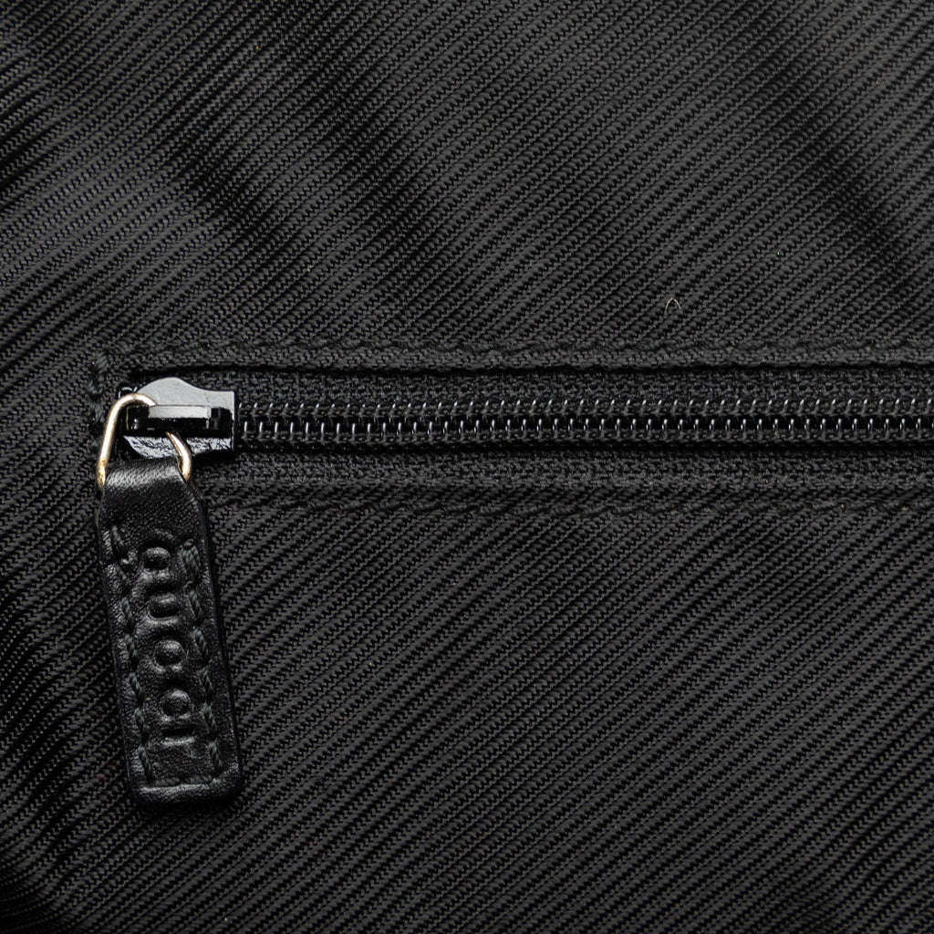 Gucci GG Canvas Shoulder Bag (SHG-MXqSuX)