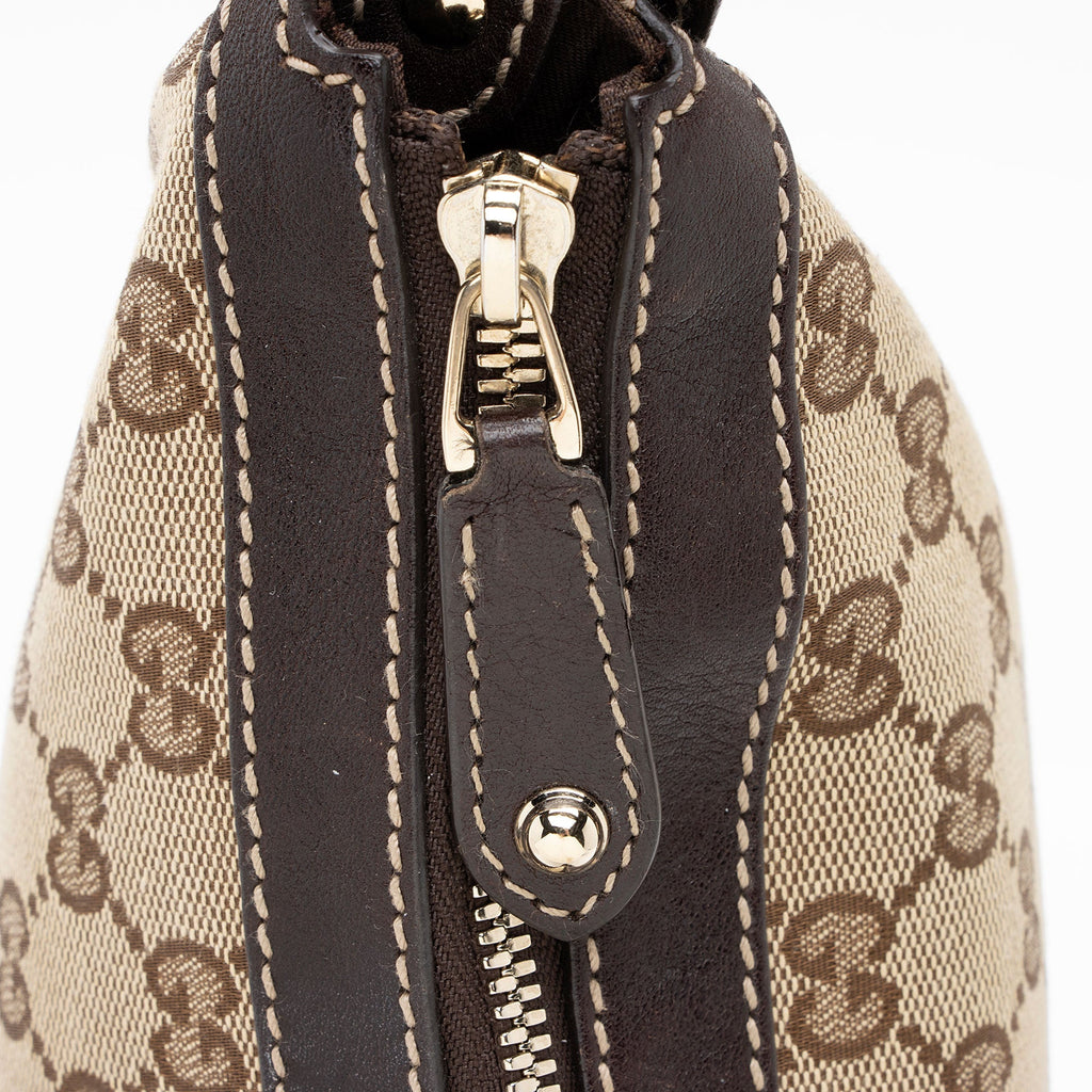 Gucci GG Canvas Studded Pelham Medium MessLBger