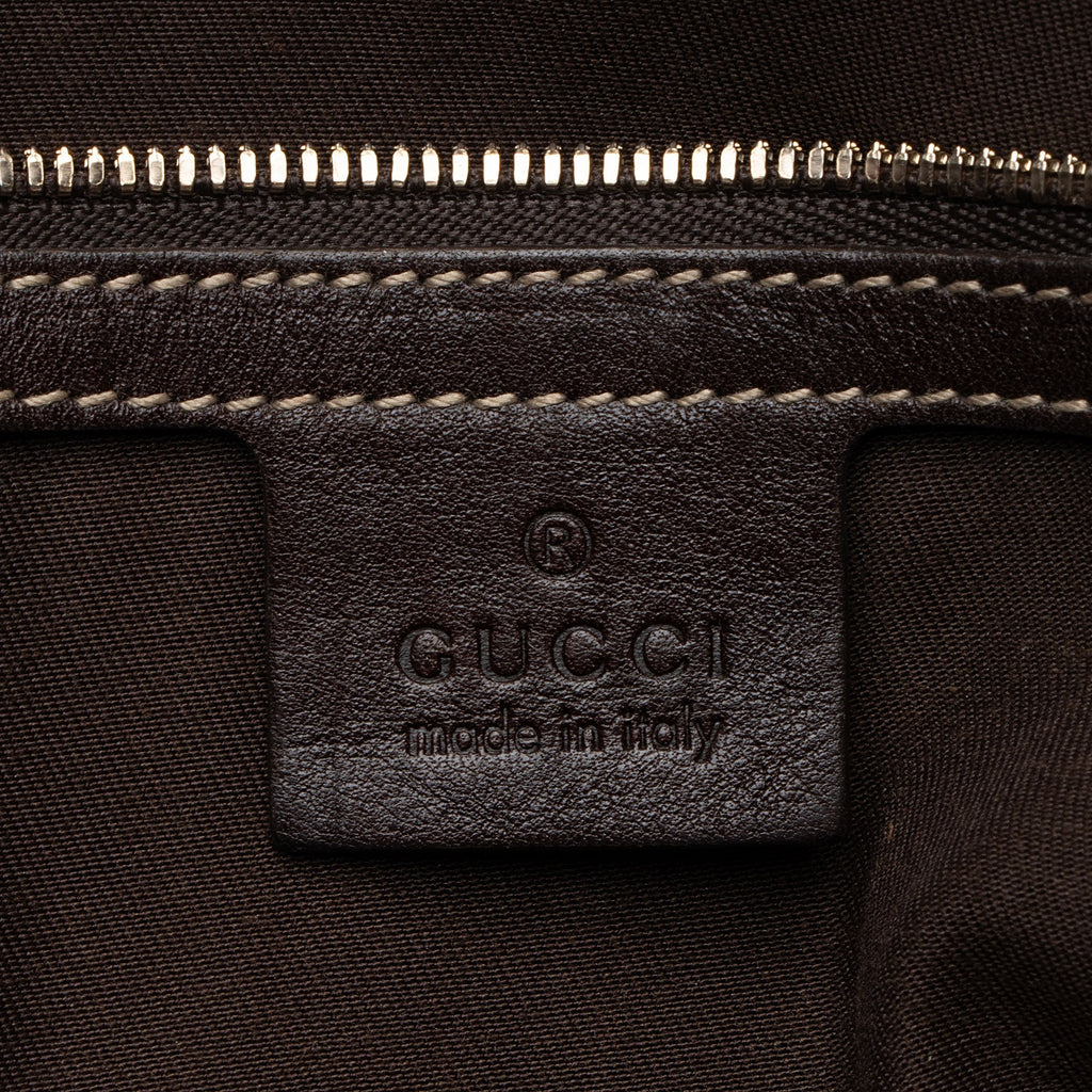 Gucci GG Canvas Studded Pelham Medium MessLBger
