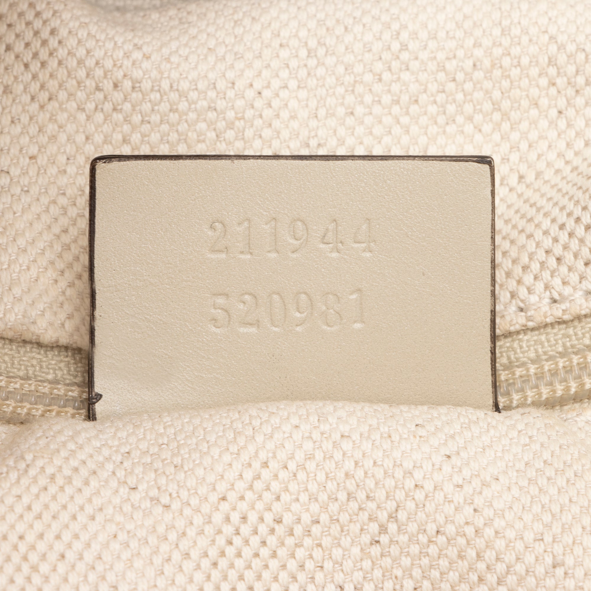 Gucci GG Canvas Sukey Medium Tote (SHF-uAnFOn)