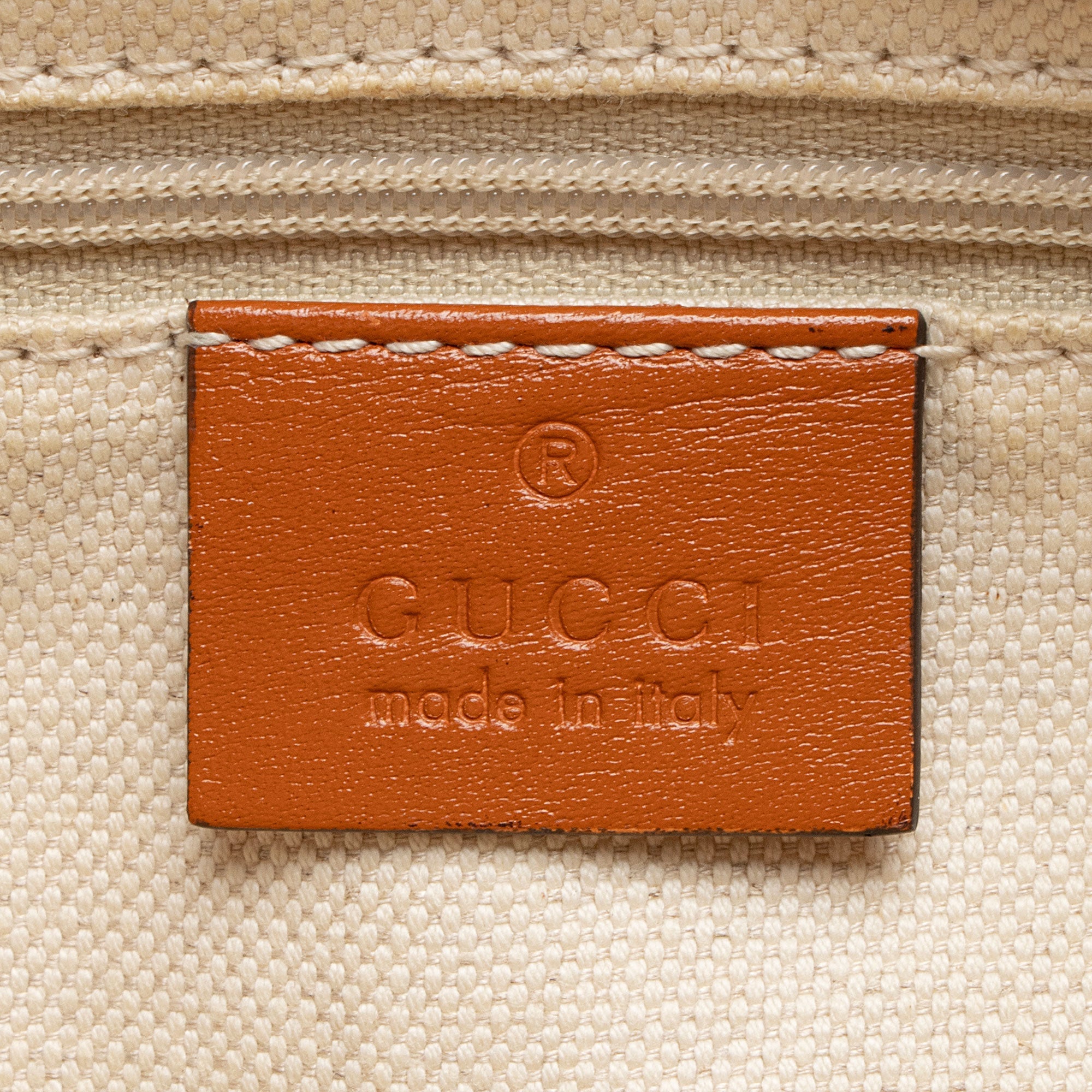 Gucci GG Canvas Sukey MessLBger