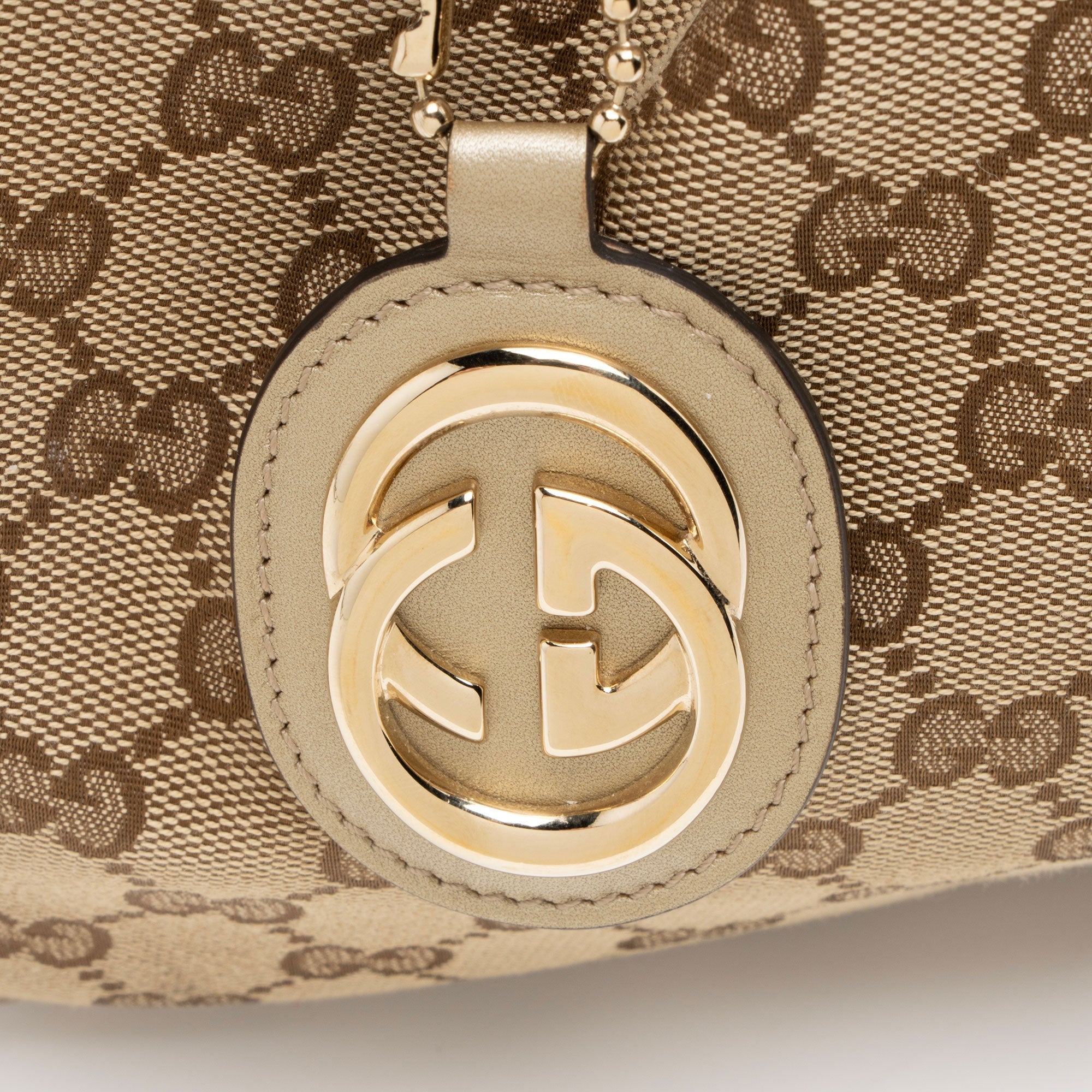 Gucci GG Canvas Sukey MessLBger