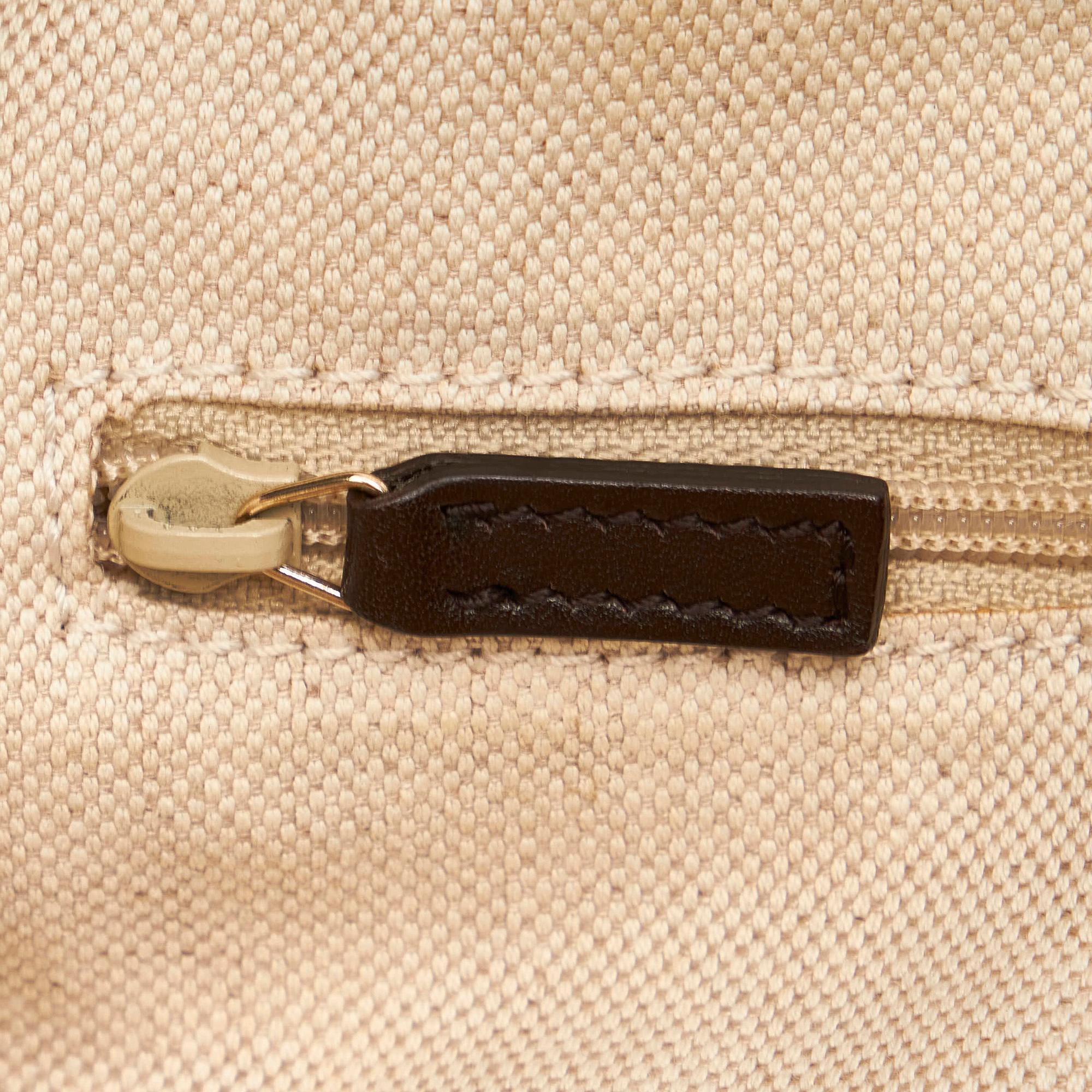 Gucci Gucci Canvas Sukey Shoulder Bag (SHG-28750)