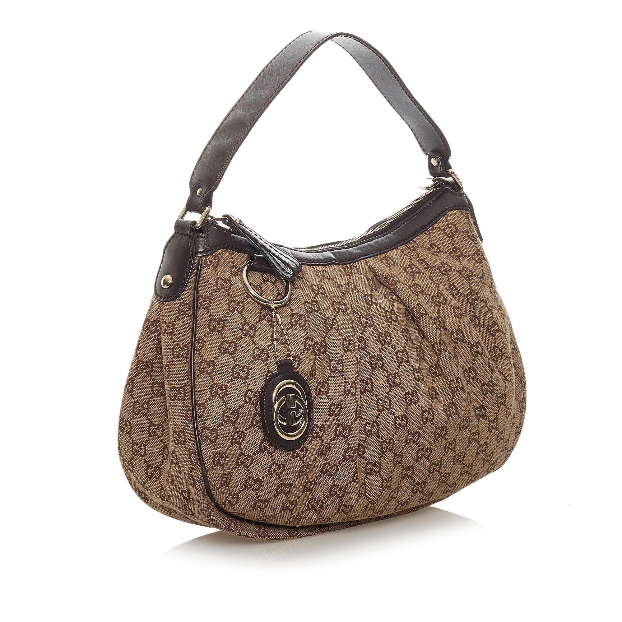 Gucci Gucci Canvas Sukey Shoulder Bag (SHG-28750)