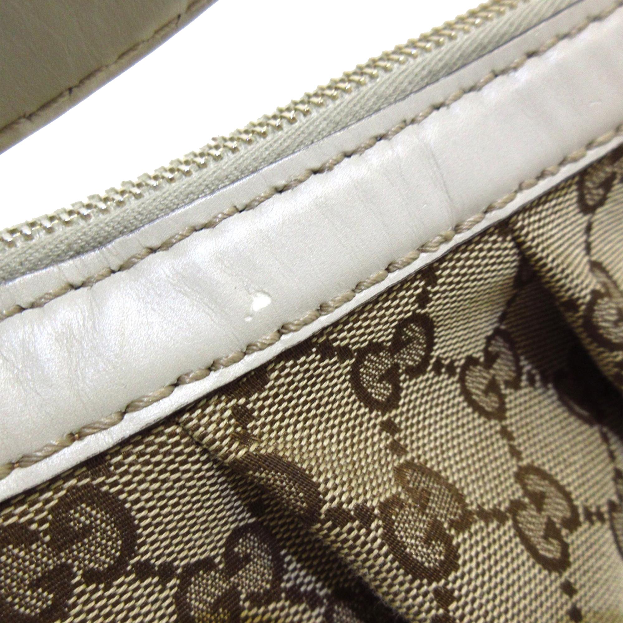 Gucci GG Canvas Sukey Shoulder Bag (SHG-BEWwh3)