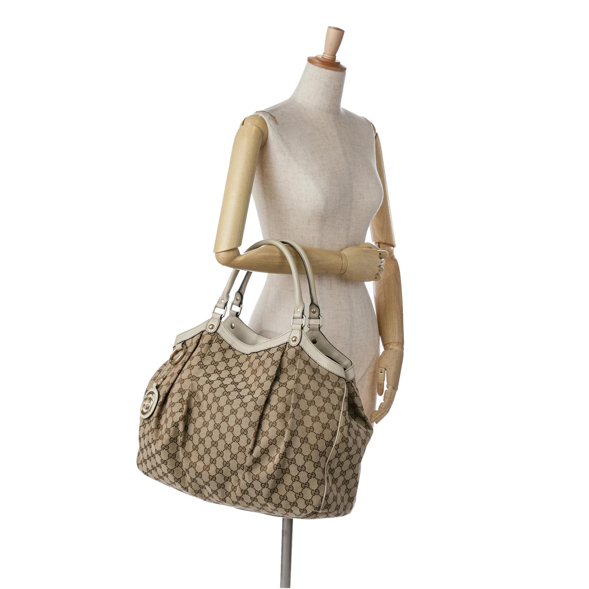 Gucci GG Canvas Sukey Tote (SHG-7pSVx4)