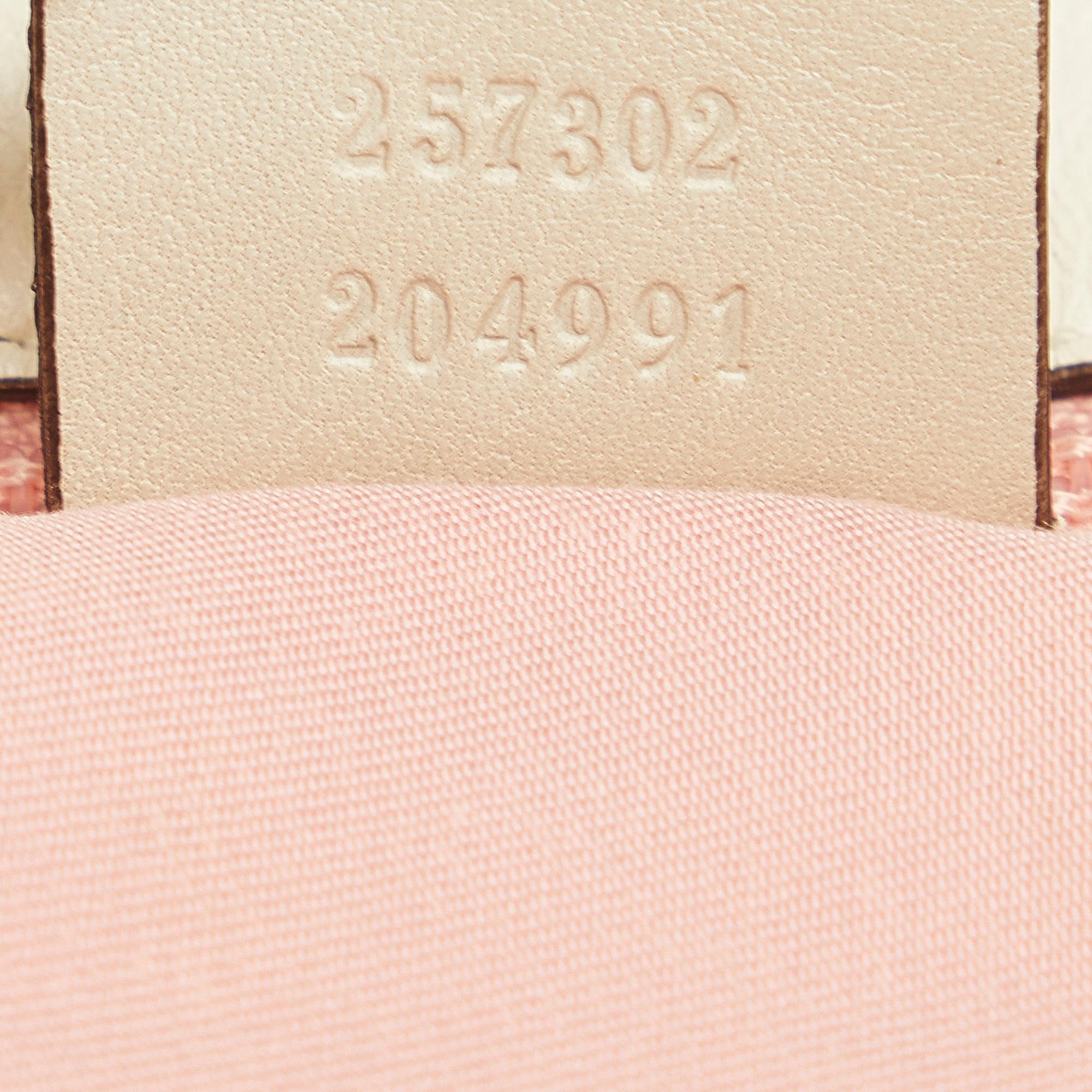 Gucci GG Canvas Tote Bag (SHG-J2GaMv)
