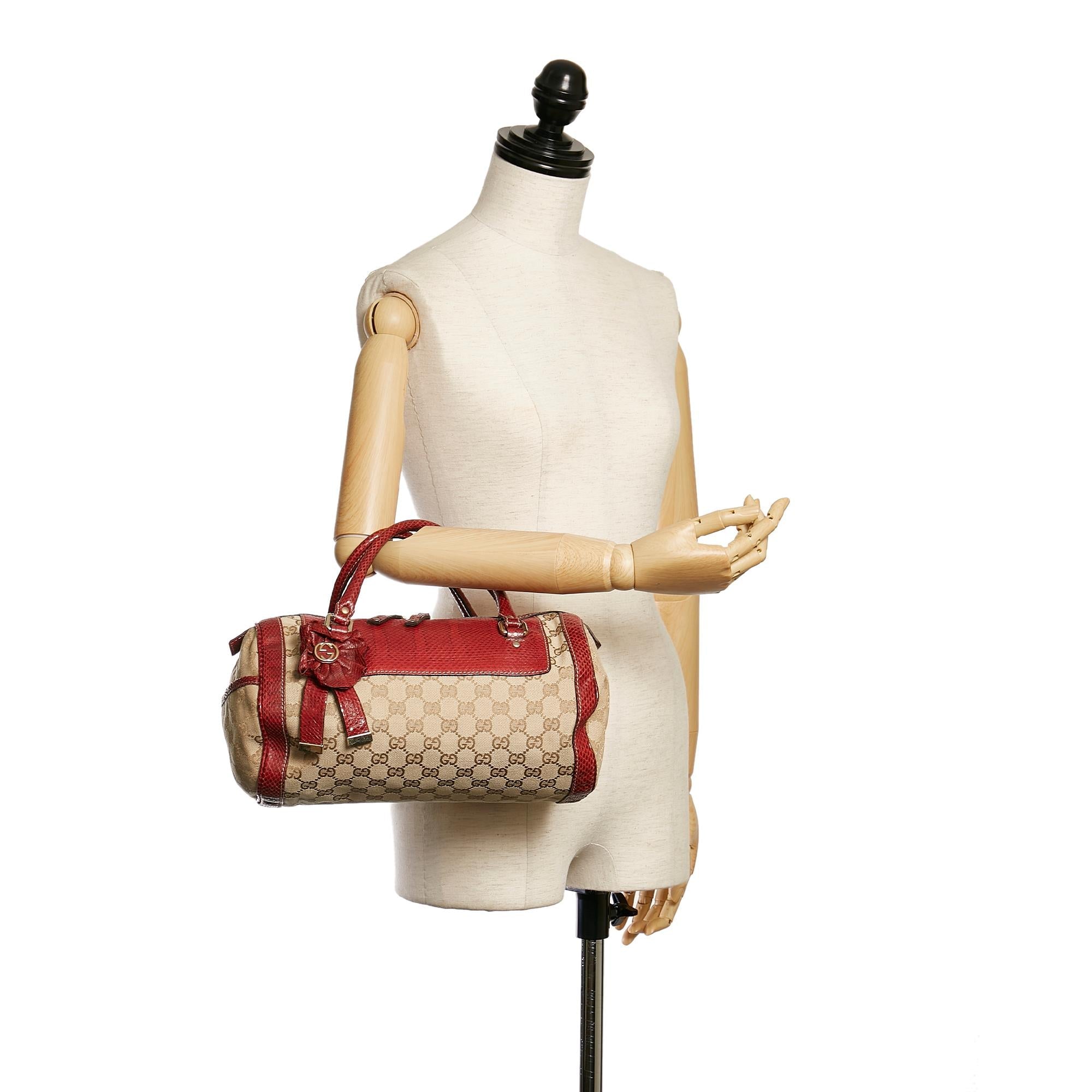 Gucci Gucci Canvas Trophy Handbag (SHG-30899)