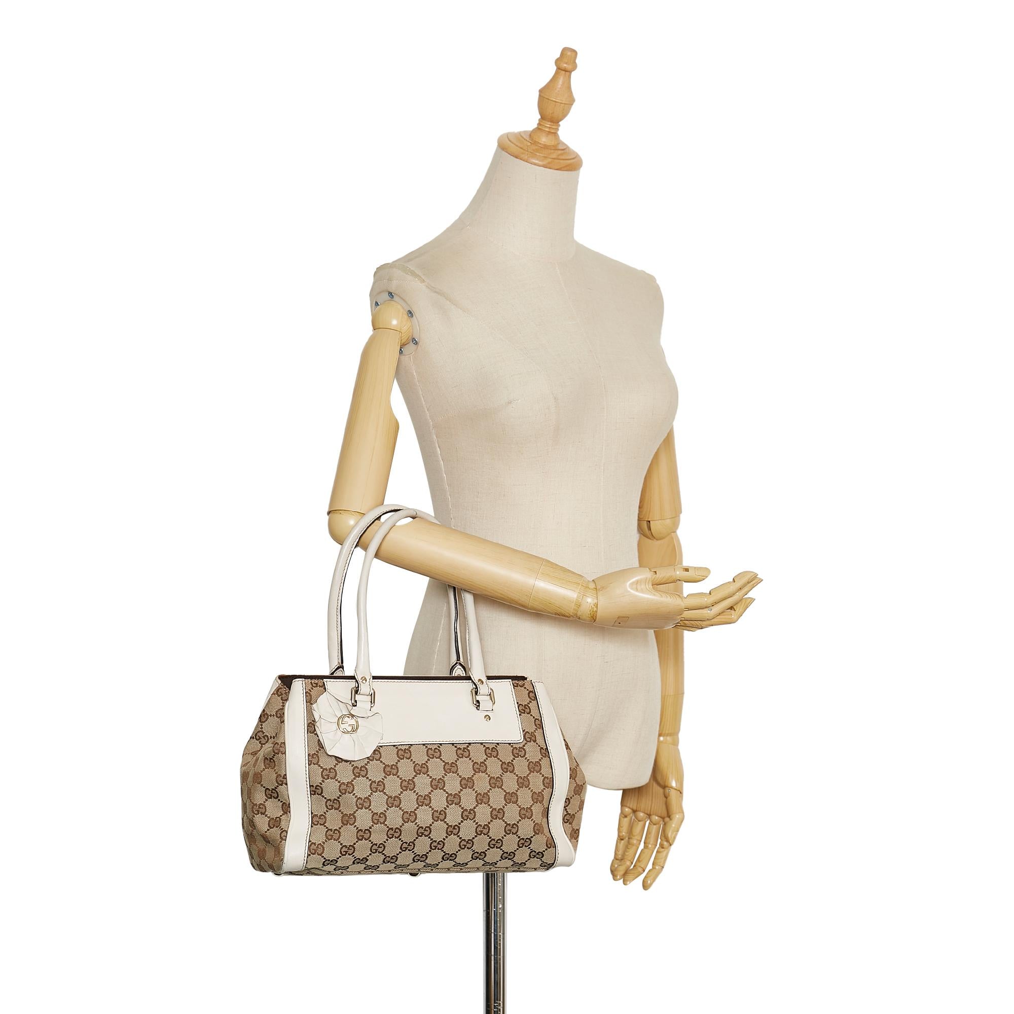 Gucci GG Canvas Trophy Tote (SHG-35223)