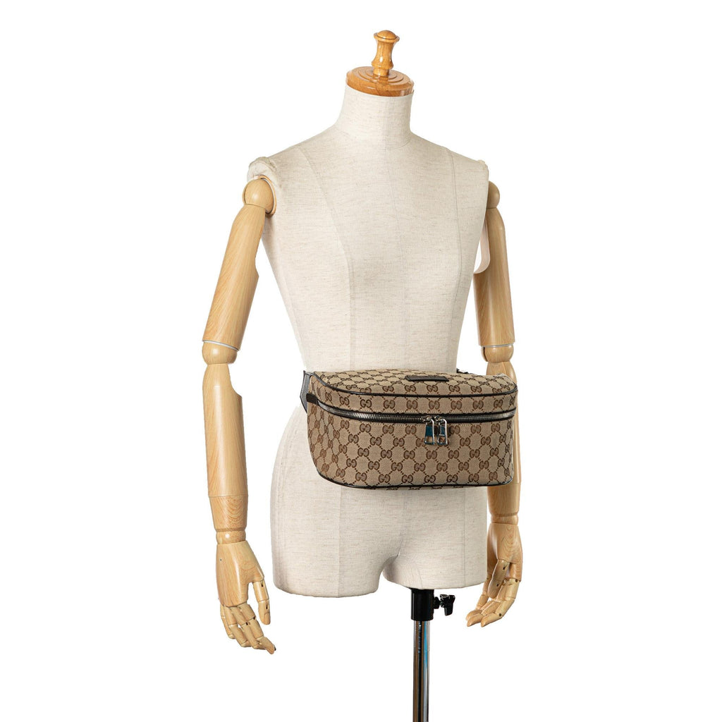 Gucci GG Canvas Waist Pouch (SHG-EXohJH)