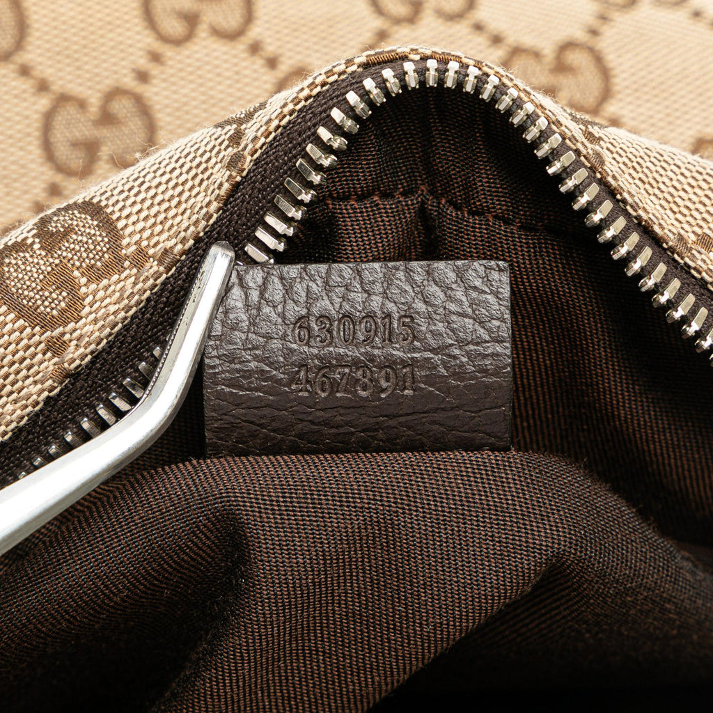 Gucci GG Canvas Waist Pouch (SHG-weuTOB)