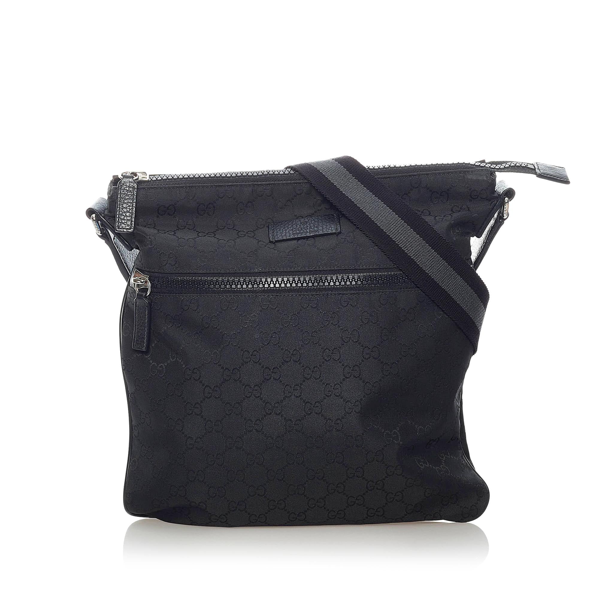 Gucci Gucci Canvas Web Crossbody Bag (SHG-32734)