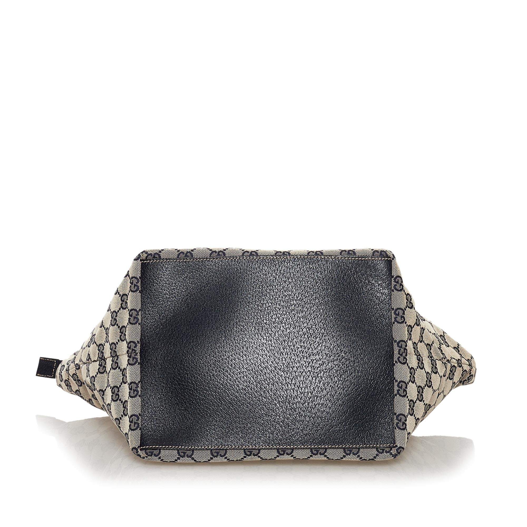 Gucci Gucci Canvas Web Shoulder Bag (SHG-33762)