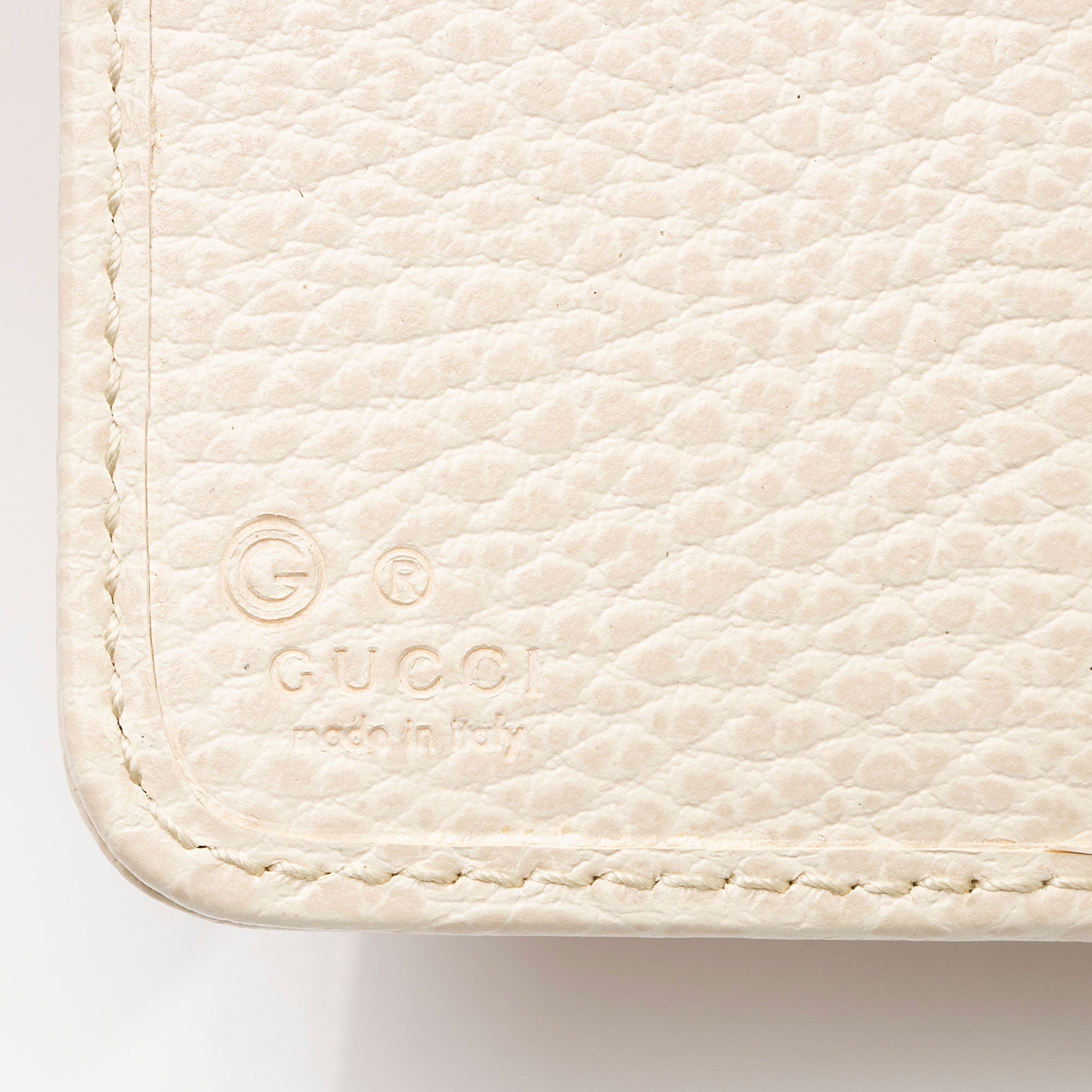 Gucci GG Canvas Zip Around Compact Wallet (SHF-p3f4tY)