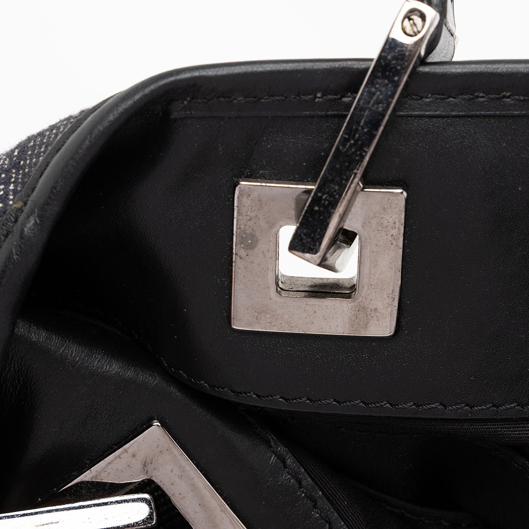 Gucci GG Denim Small Tote (SHF-FYho2x)