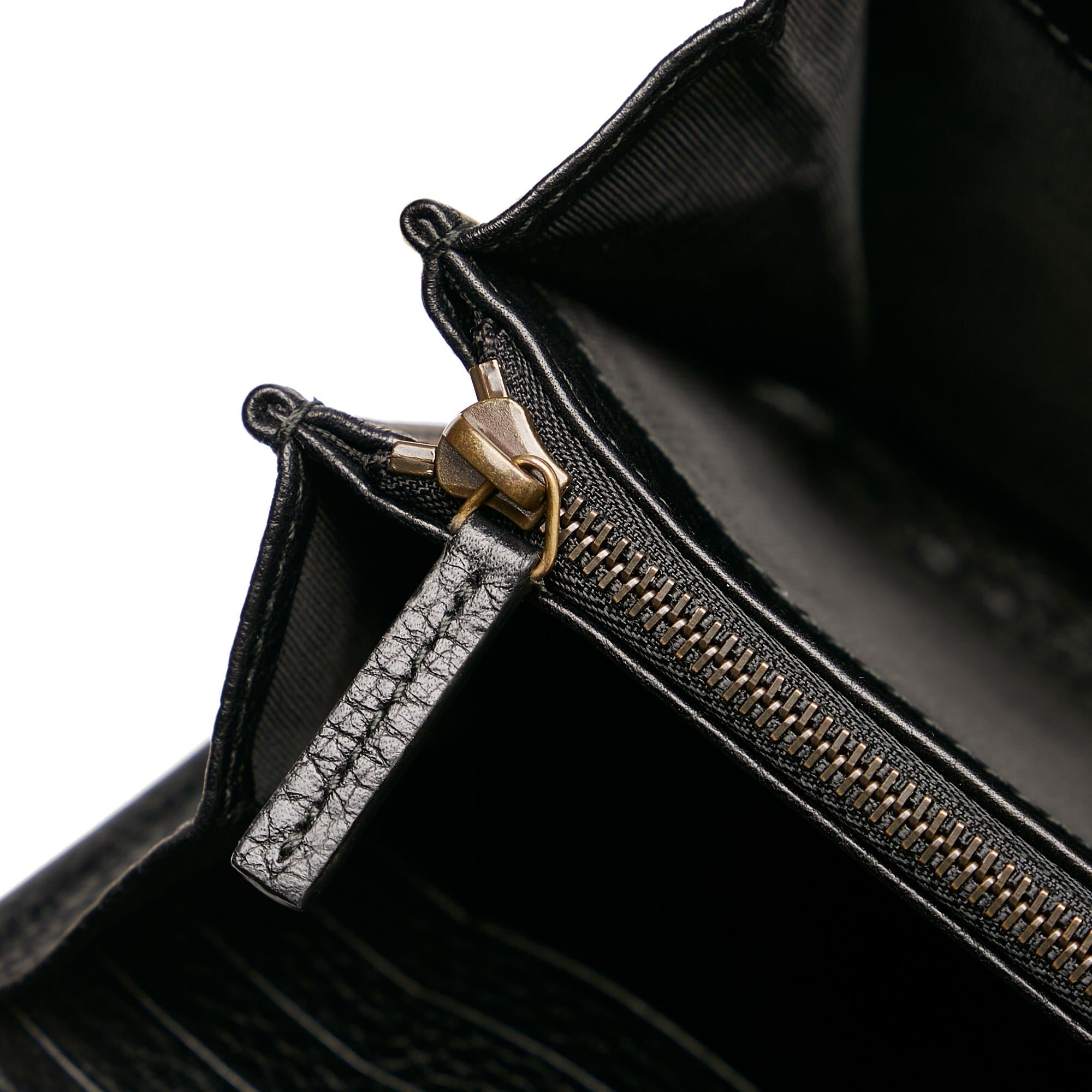 Gucci Gucci Marmont Leather Wallet on Chain (SHG-33733)