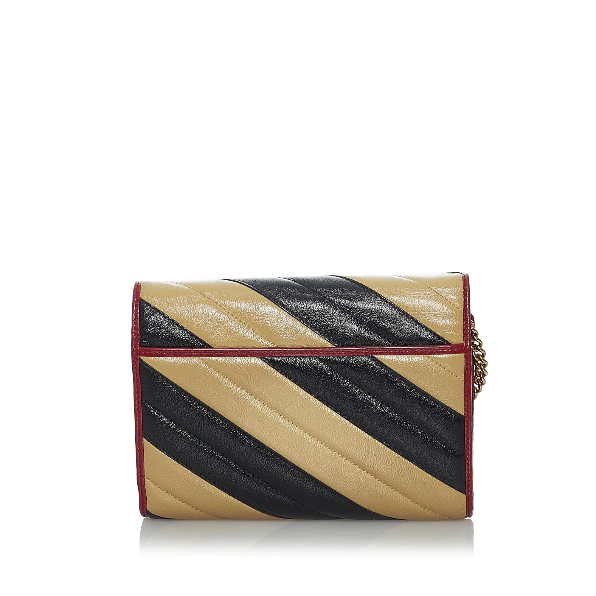 Gucci Gucci Marmont Leather Wallet on Chain (SHG-33741)