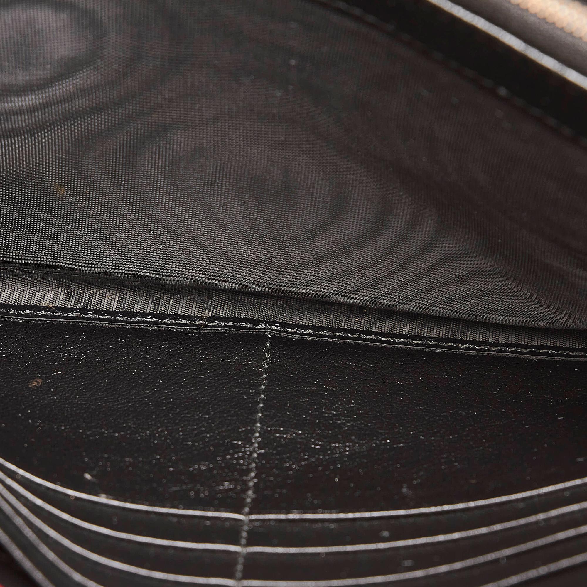 Gucci Gucci Marmont Leather Wallet on Chain (SHG-33741)