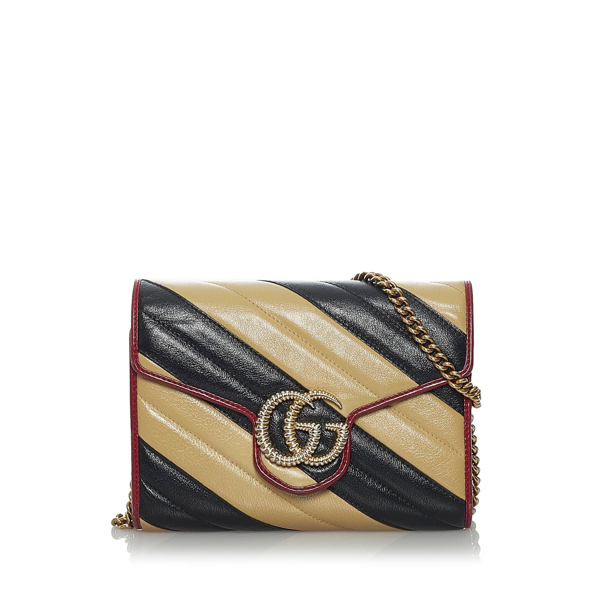 Gucci Gucci Marmont Leather Wallet on Chain (SHG-33741)