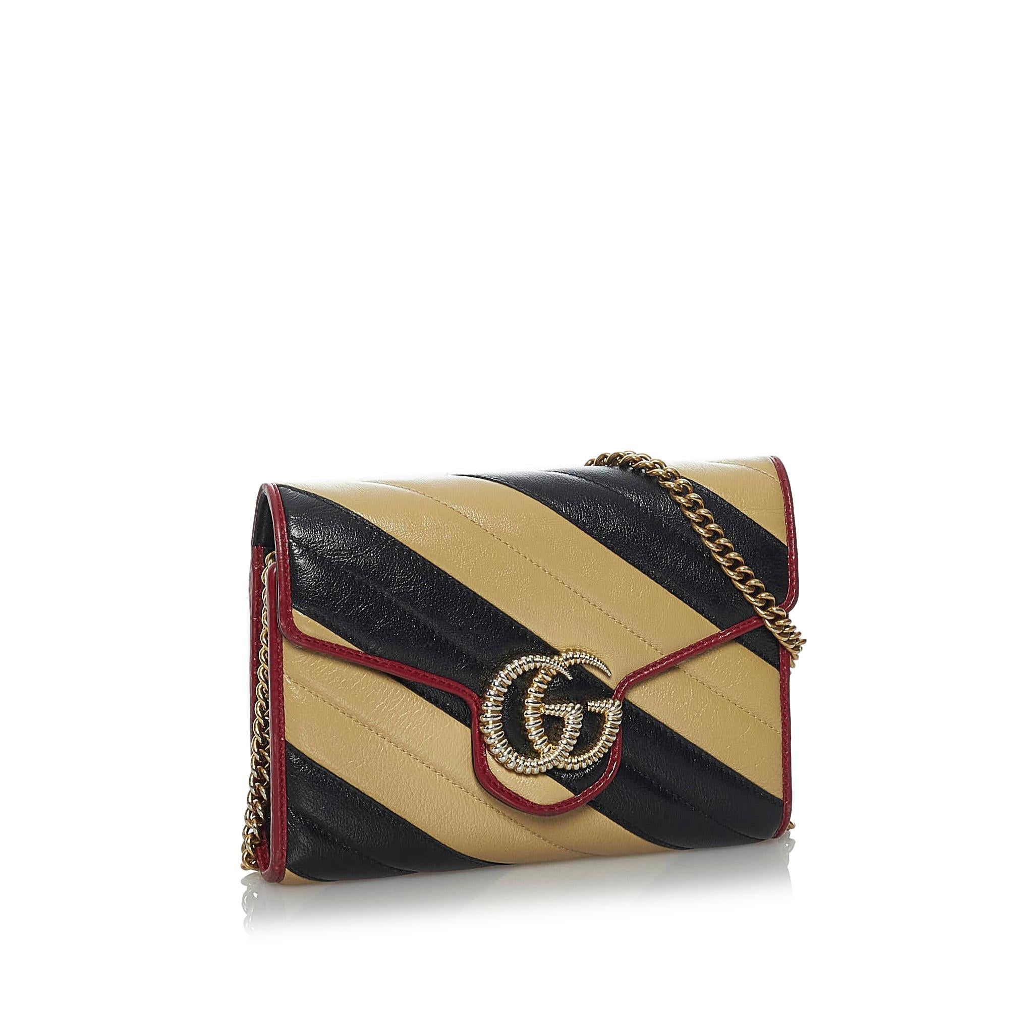 Gucci Gucci Marmont Leather Wallet on Chain (SHG-33741)