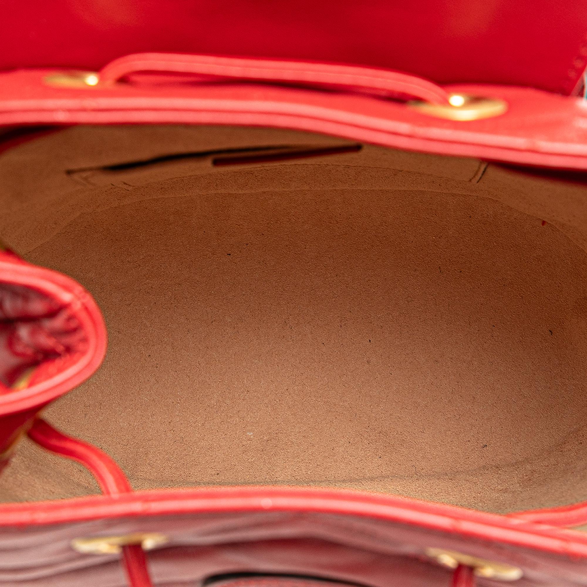 Gucci GG Marmont Matelasse Backpack (SHG-pGGoby)