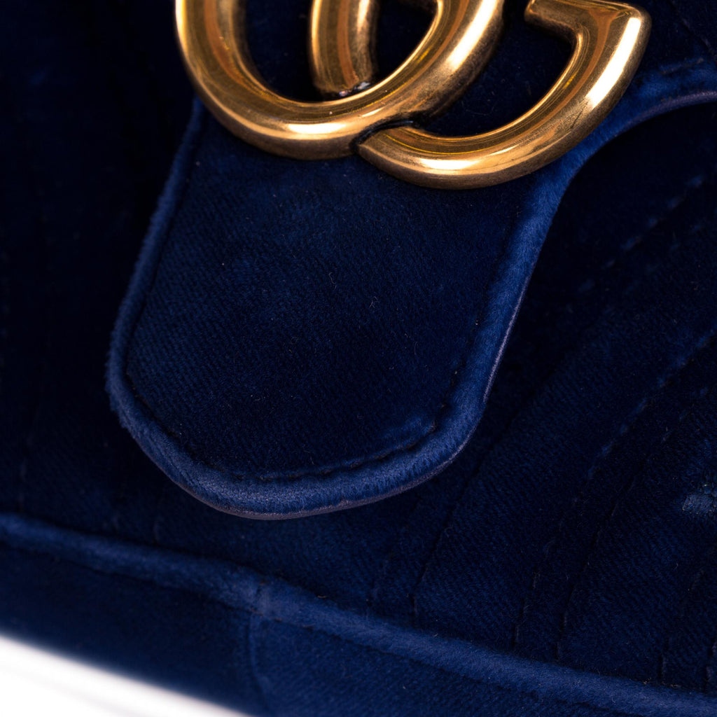 Gucci Gucci Marmont Matelasse Crossbody (SHG-34210)