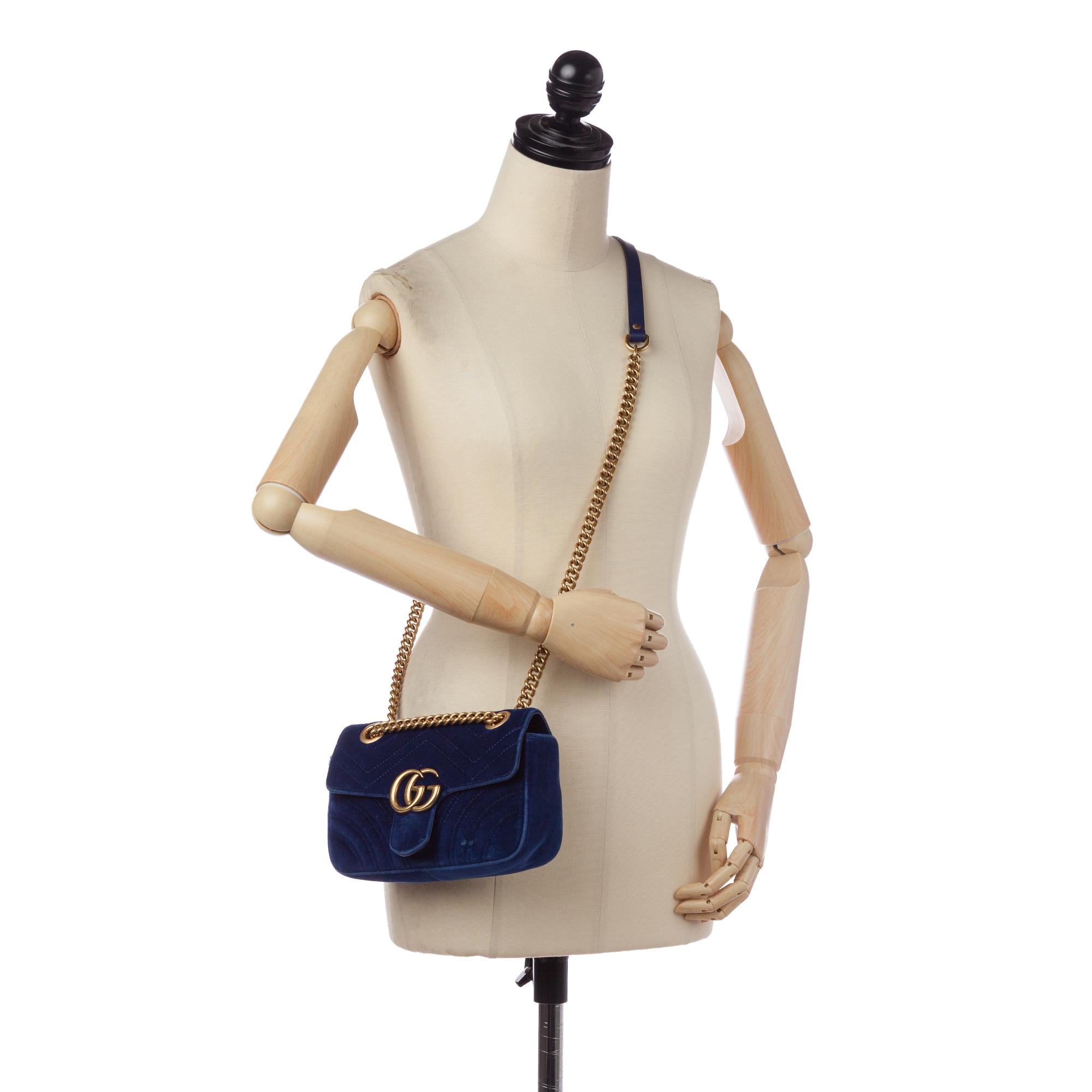 Gucci Gucci Marmont Matelasse Crossbody (SHG-34210)