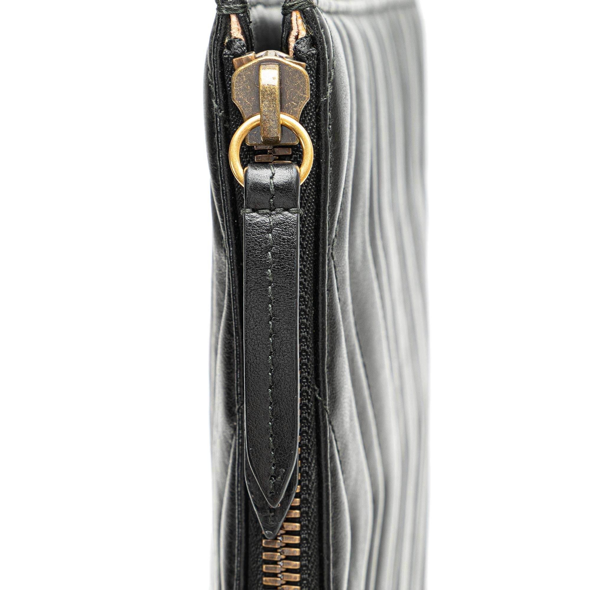 Gucci GG Marmont Portfolio Clutch (SHG-q2dVGz)